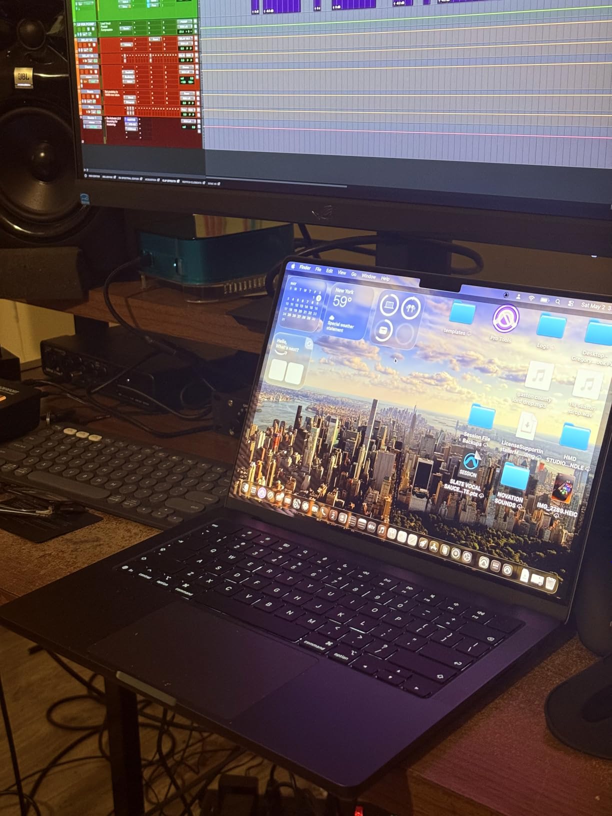 MacBook Pro M5 14.2 customer photo 1