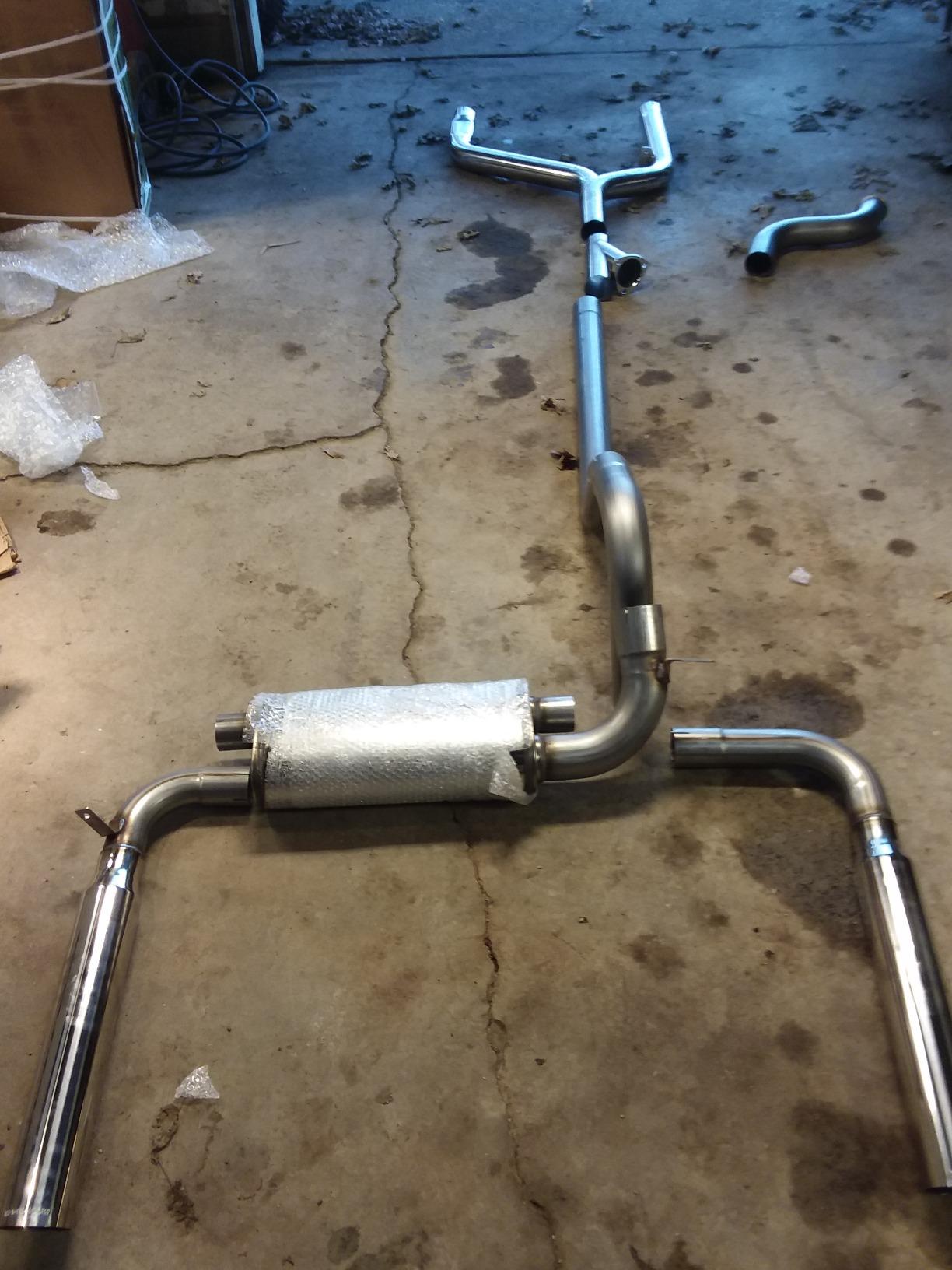 MagnaFlow Cat-Back Performance Exhaust System 15620 - Street Series, Stainless Steel 3in Main Piping, Dual Split Rear Exit, Polished Finish 3.5in Exhaust Tip - American Muscle Performance Exhaust Kit customer photo 1