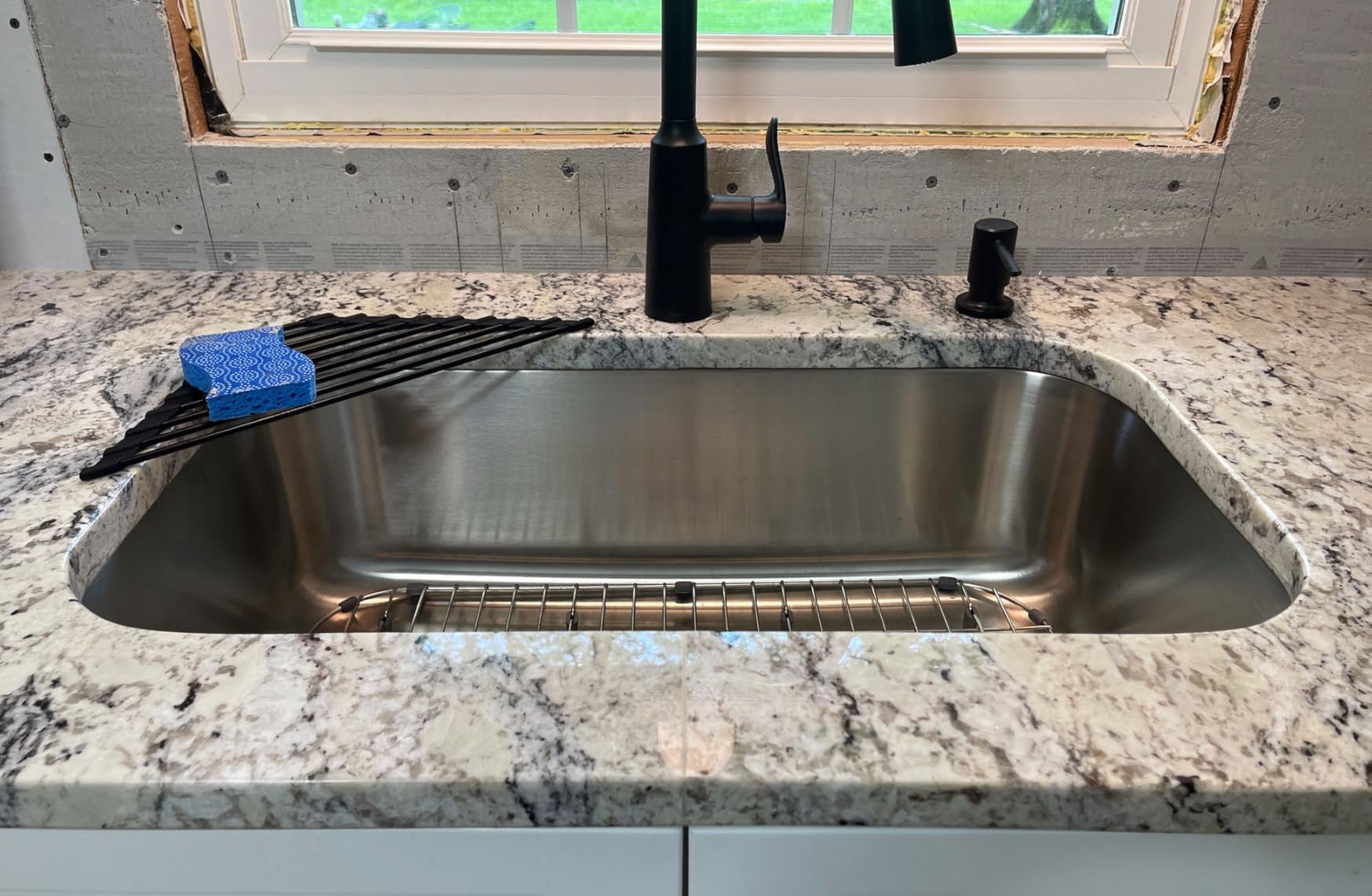 Ruvati 32-Inch Undermount Single Bowl Kitchen Sink - 16 Gauge Stainless Steel Kitchen Sink, Brushed Finish, Soundproof Padding - RVM4200 customer photo 2