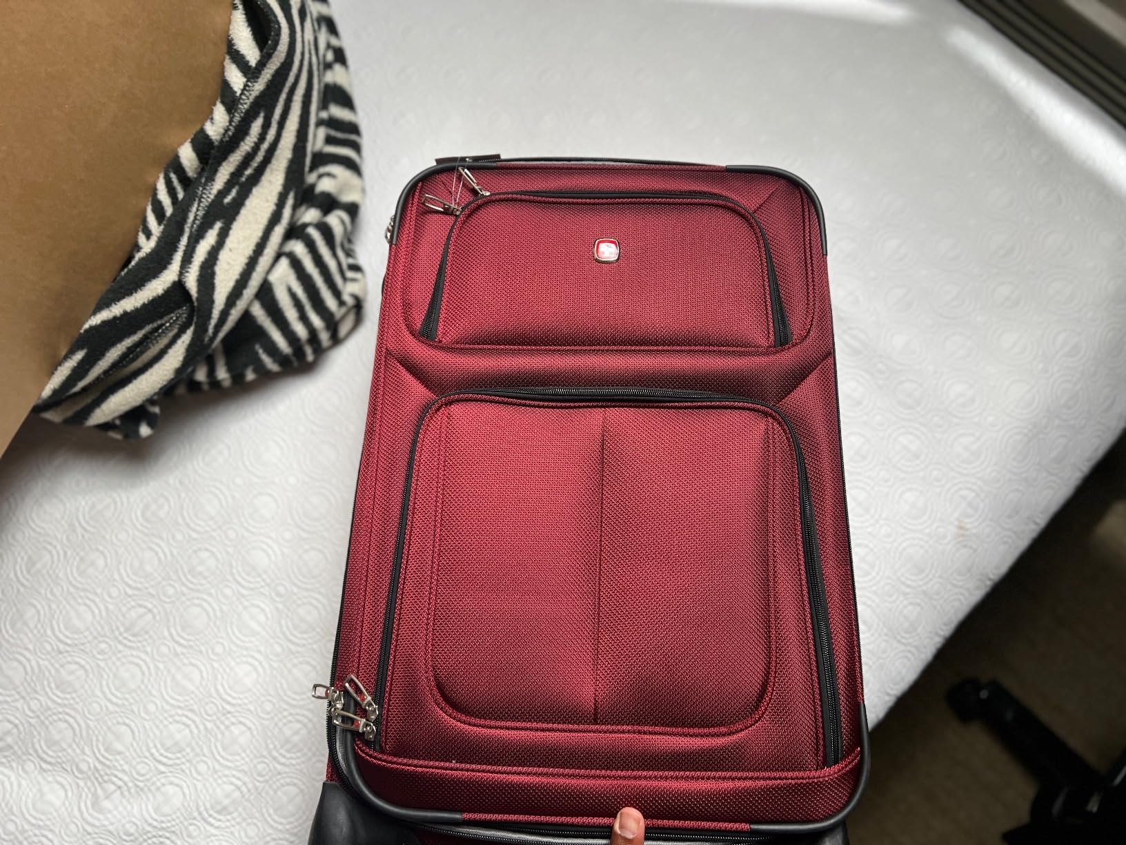 SWISSGEAR Sion Softside Expandable Spinner Luggage Durable Lightweight Travel Suitcase, Dark Grey, Checked-Medium customer photo 1