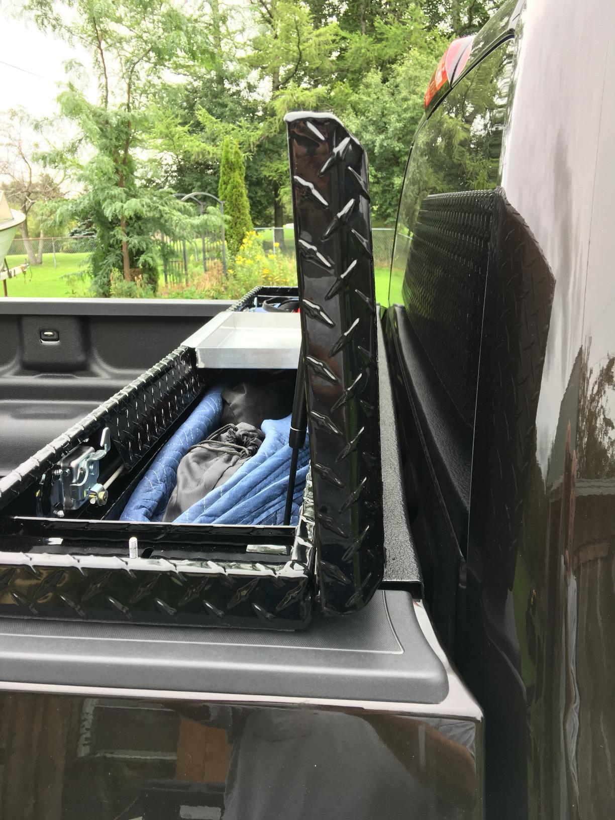 UWS EC10552 69-Inch Gloss Black Heavy-Wall Aluminum Slim Truck Tool Box with Low Profile, RigidCore Lid customer photo 2