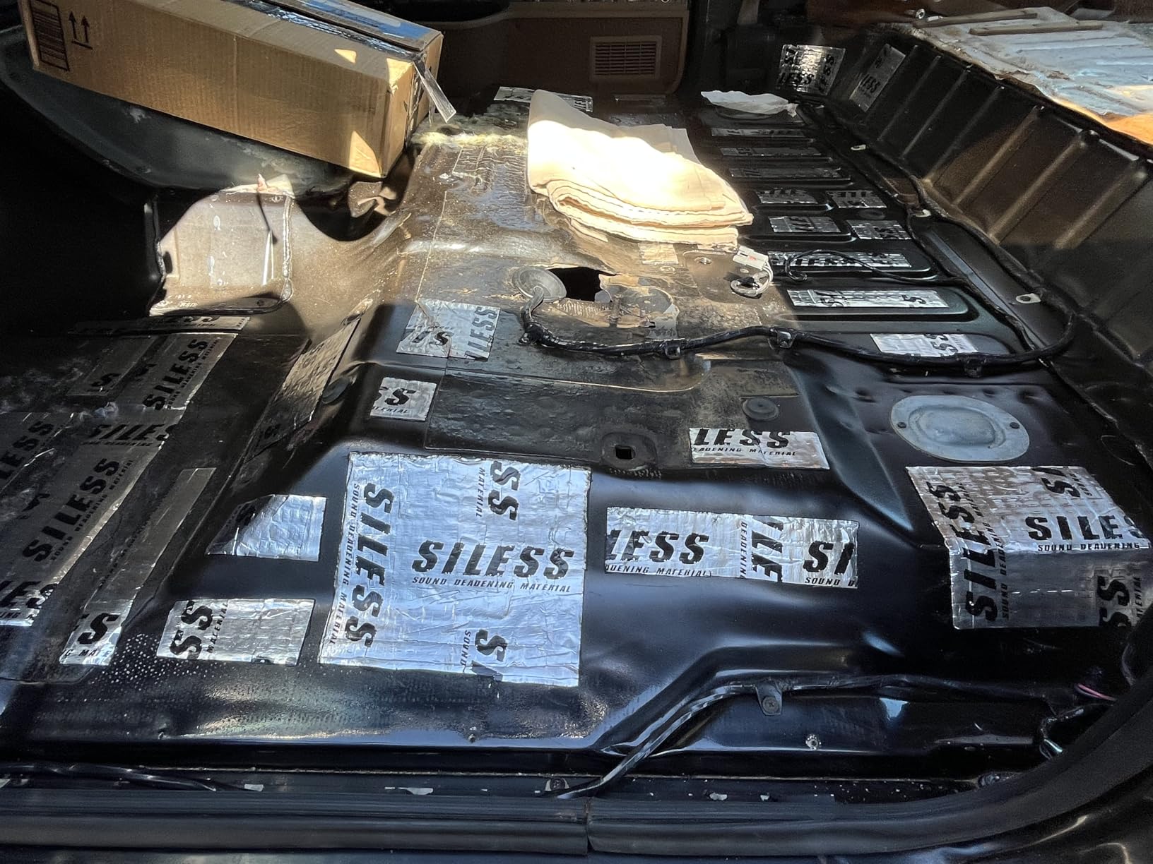 Siless 80 mil (2mm) 36 sqft (3.4 sqm) Car Sound Deadening mat - Butyl Automotive Sound Deadener - Noise Insulation and Vibration Dampening Material (36 sqft) customer photo 2