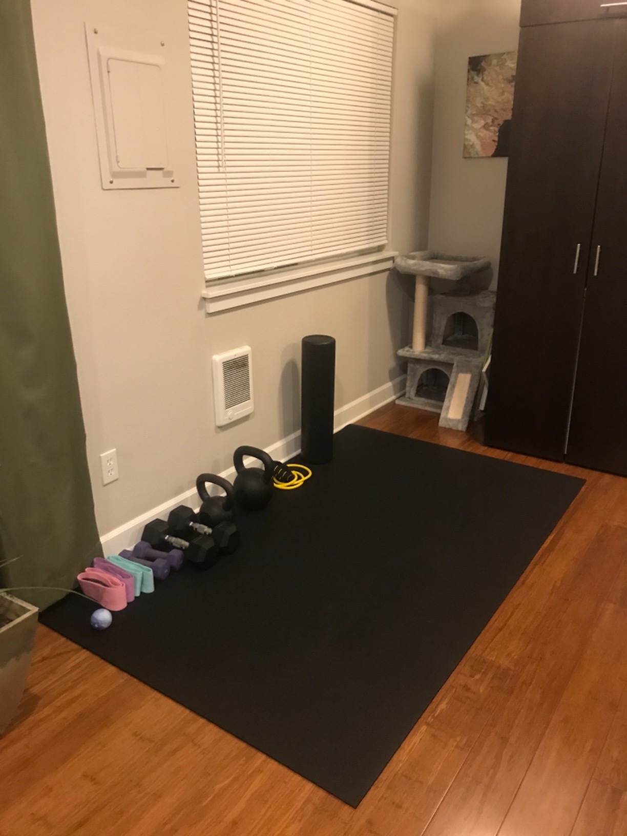 1/4in (7mm) Thick Solid Black 4' x 6' Heavy Duty Rubber Rolls, Protective Exercise Mats, Home Gym Rubber Flooring customer photo 1