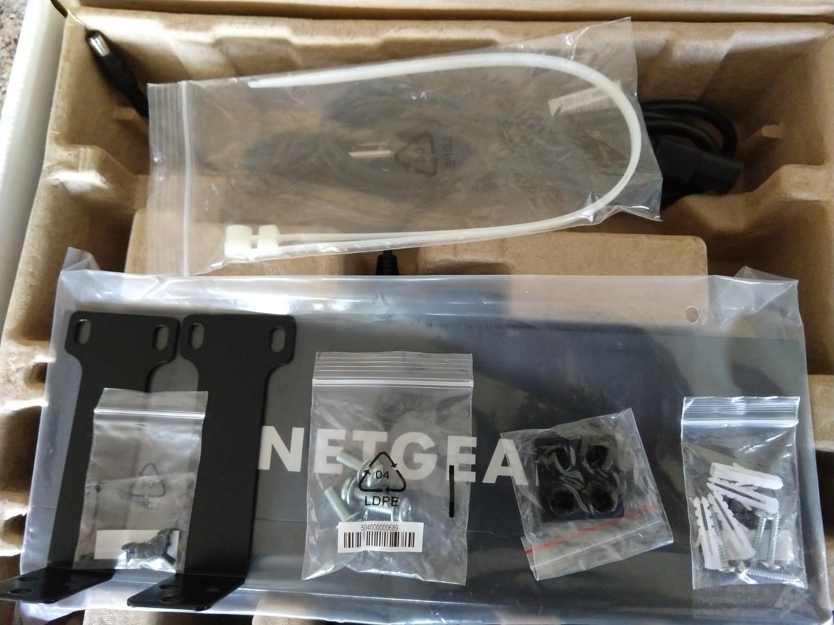 NETGEAR 16-Port PoE+ Gigabit Ethernet Unmanaged Essentials Switch (GS316P) - with 16 x PoE+ @ 115W customer photo 1