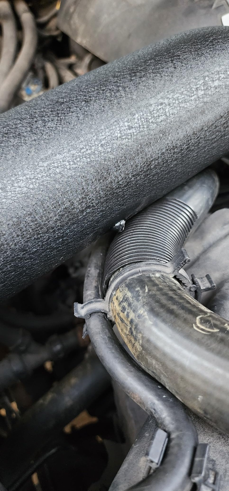 4 inch Cold Air Intake Black Tube + Heat Shield for 1999-2006 GMC/Chevy V8 4.8L/5.3L/6.0L Silverado 1500/2500/3500 Black customer photo 1