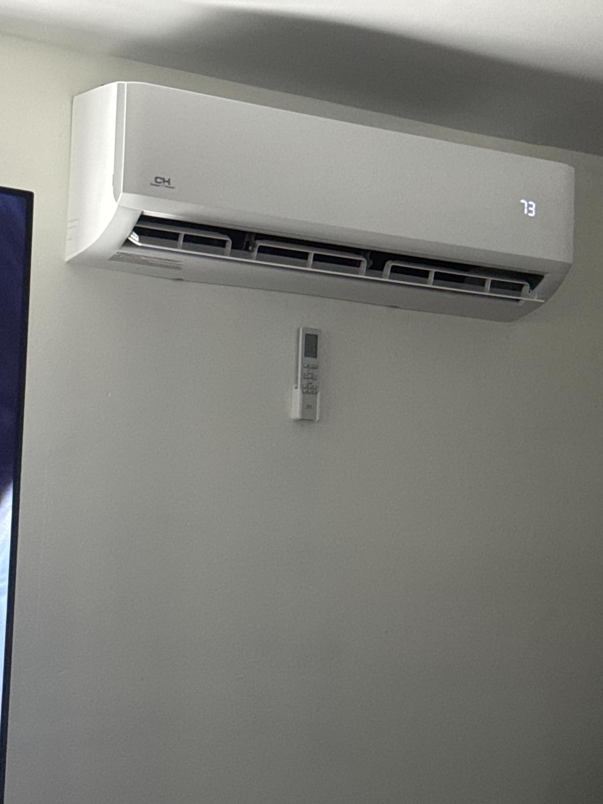 Cooper & Hunter 24,000 BTU 230V Single Zone Wall Mount Ductless Mini Split Air Conditioner & Heat Pump - 18.7 SEER2 - Smart Kit & 16FT Installation Kit - Pre-Charged Inverter customer photo 1