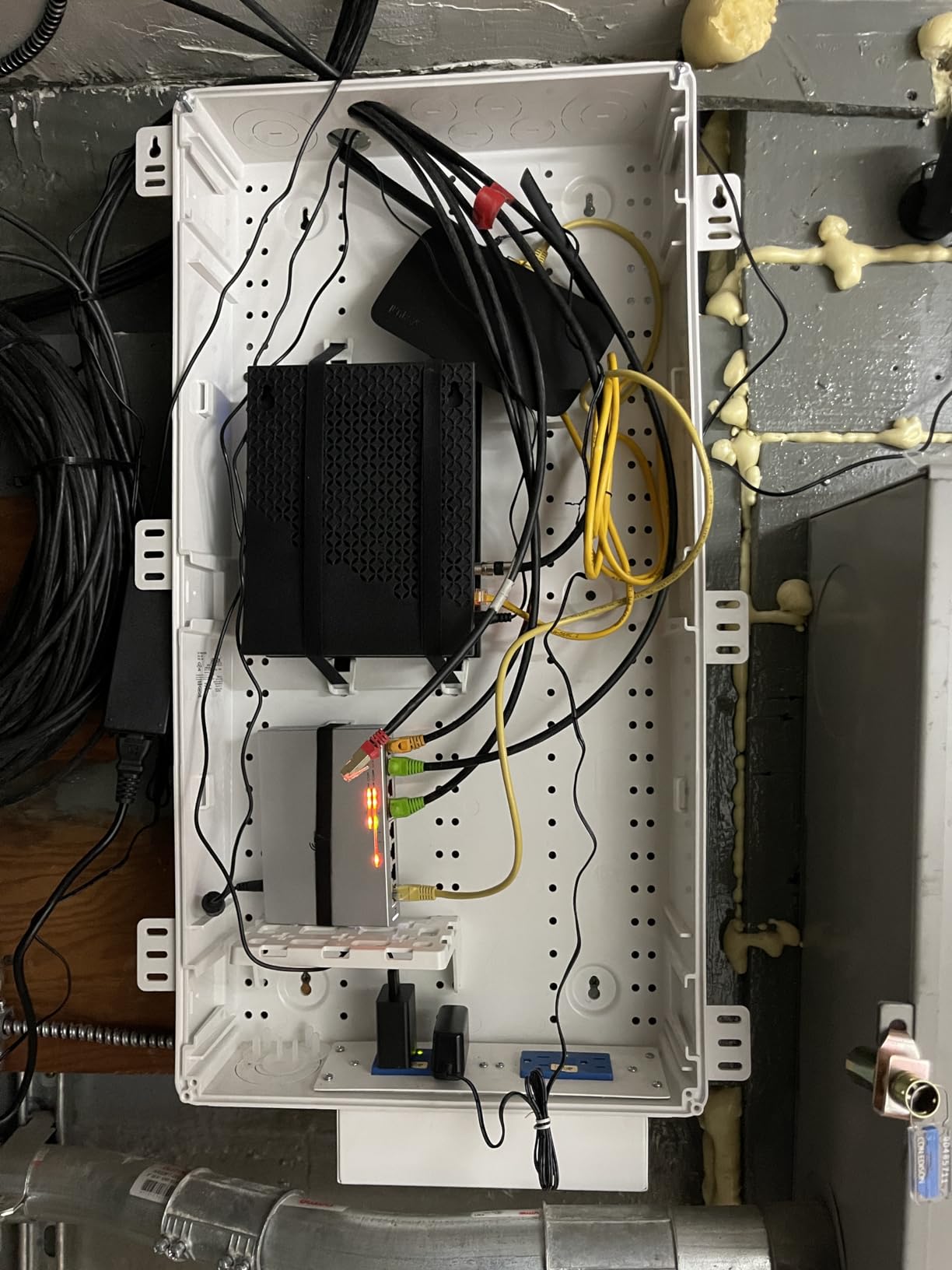 Ubiquiti Networks US-8-60W UniFi 8-Port Gigabit PoE Compliant Managed Switch customer photo 1