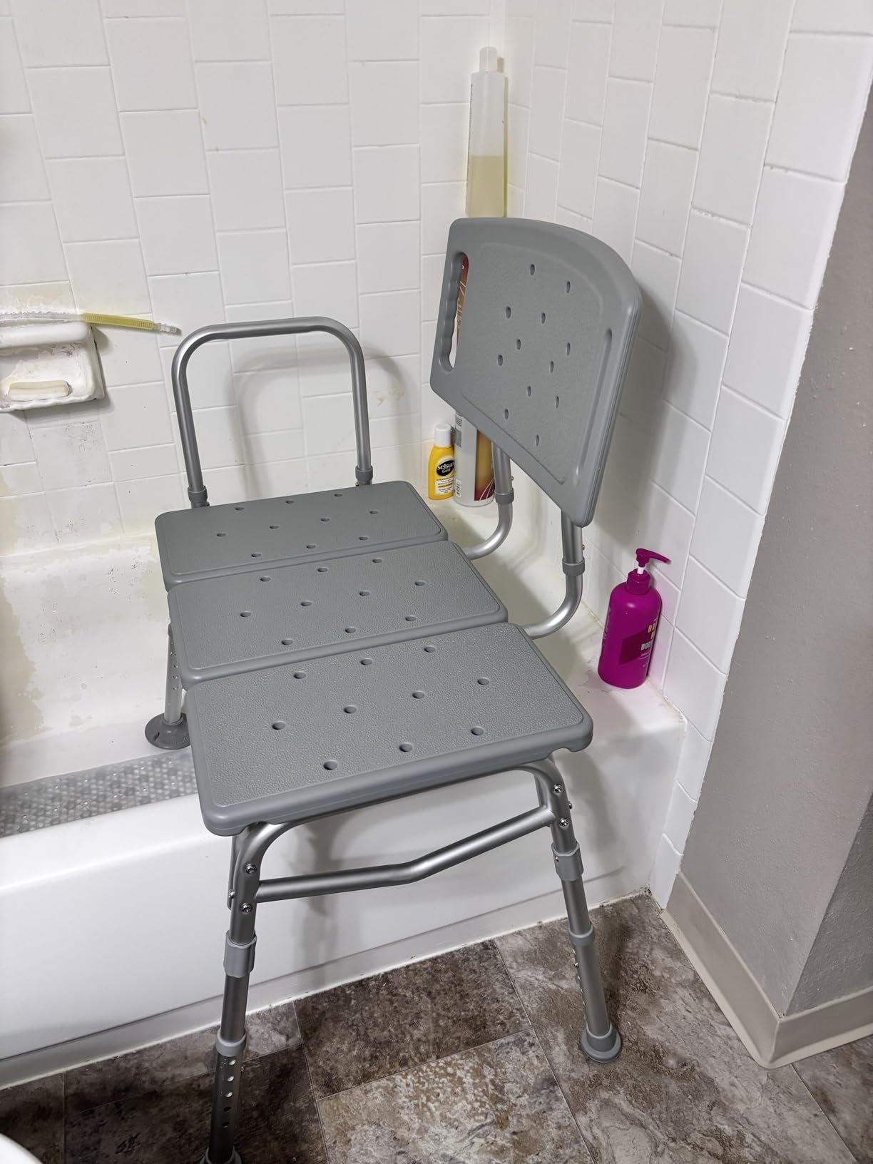 Medline Bariatric Tub Transfer Bench with Anti-Slip Suction Feet, Lightweight for Easy Movement, for Use as a Shower Bench or Bath Seat - 500lb Weight Capacity customer photo 1