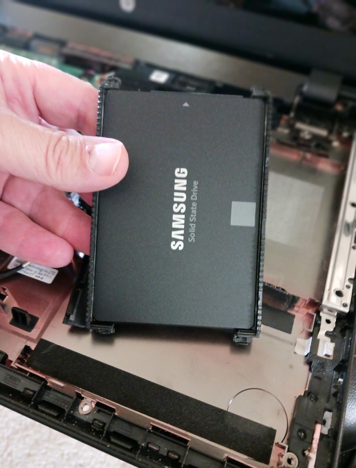 Samsung Electronics 870 EVO 2TB 2.5 Inch SATA III Internal SSD (MZ-77E2T0B/AM) customer photo 2