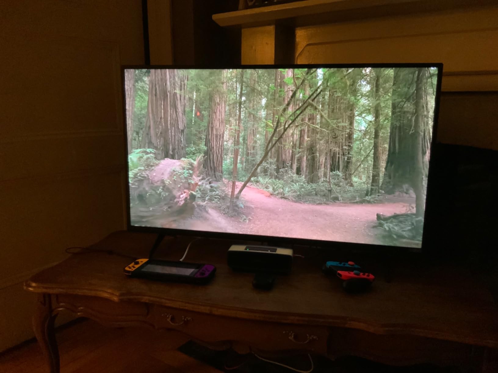 VIZIO 40-inch D-Series Full HD 1080p Smart TV with AMD FreeSync, Apple AirPlay and Chromecast Built-in customer photo 2