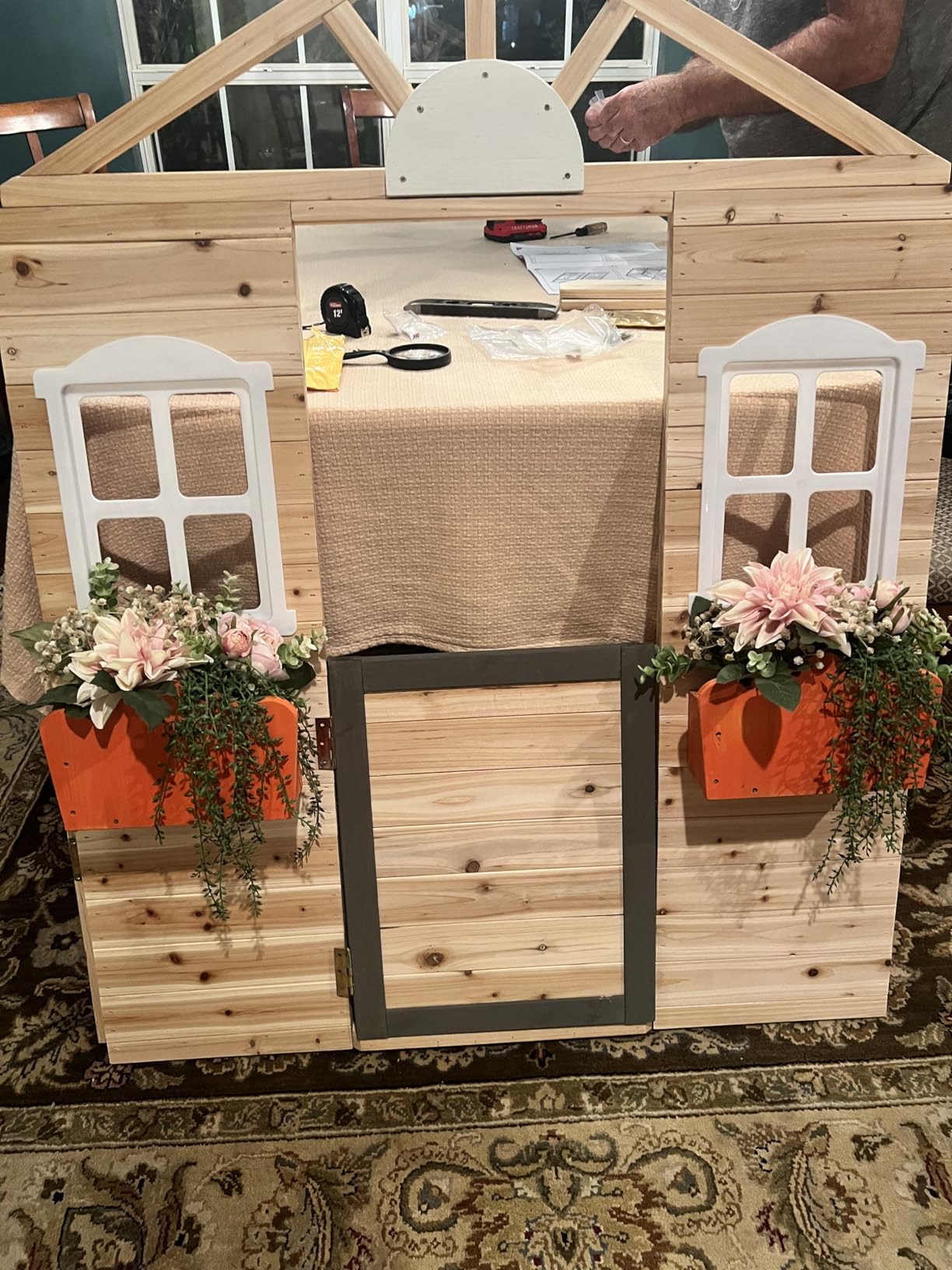 Outsunny Outdoor Playhouse, Wooden Kids Playhouse with Working Door, Windows, Bench, Service Station, Flower Pot Holder, Cottage Play House for 3-7 Years Old Pretend Play, Natural customer photo 2