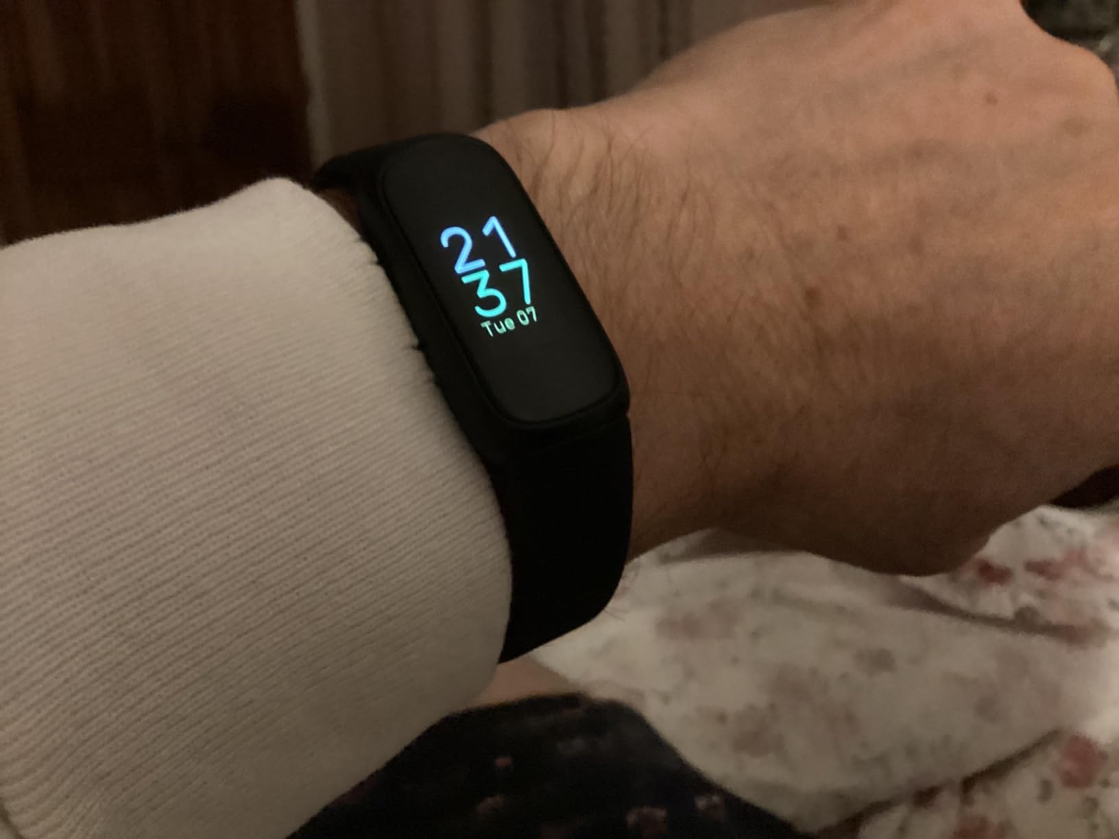 Google Fitbit Inspire 3 - Lilac Bliss/Black - Small and Large Bands | Stress management, sleep tracking, 24/7 heart rate, 3-month Google Health Premium membership included customer photo 2