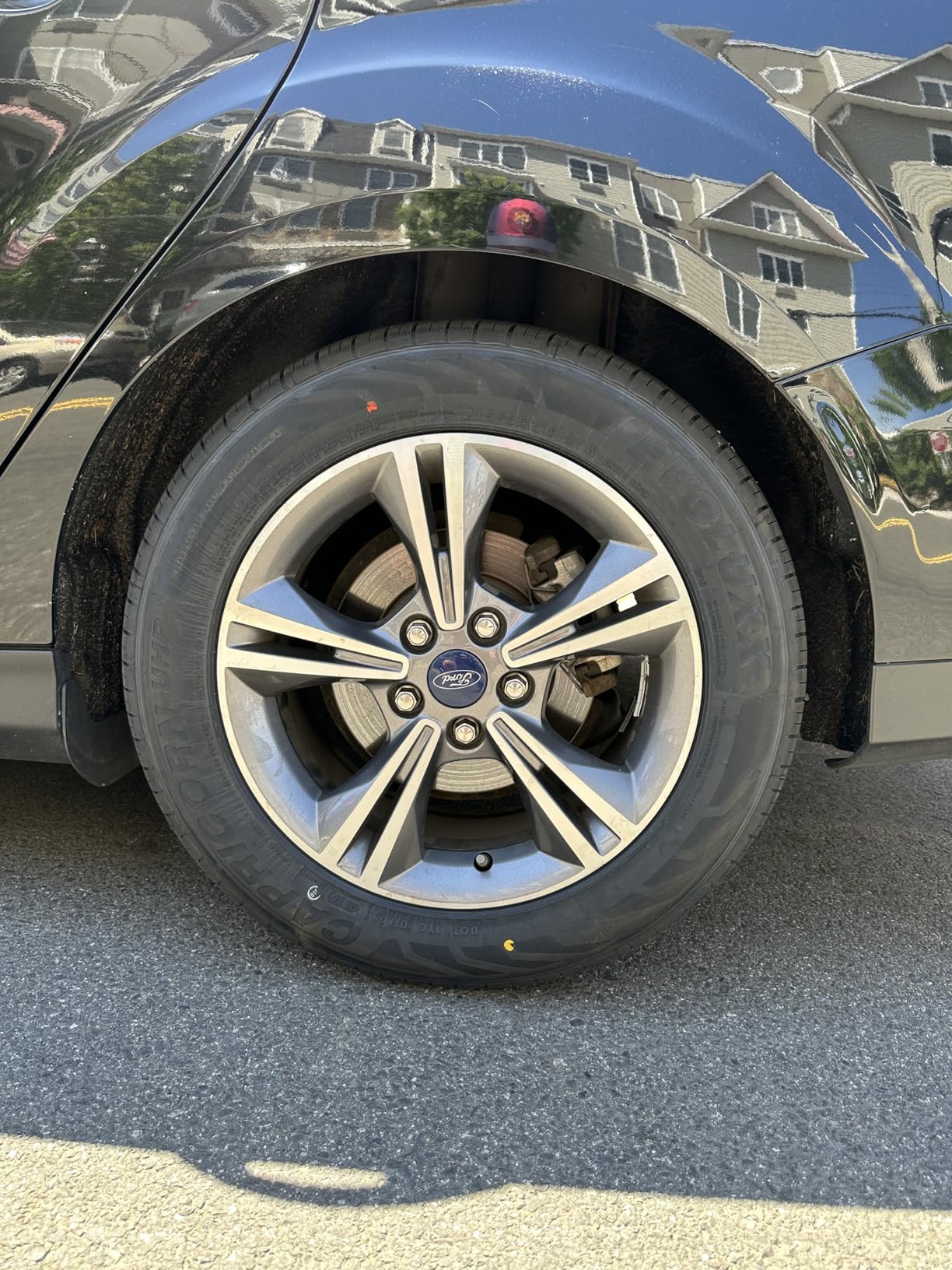 Evoluxx Capricorn UHP 235/40R19 96Y XL All Season Passenger Tire customer photo 2