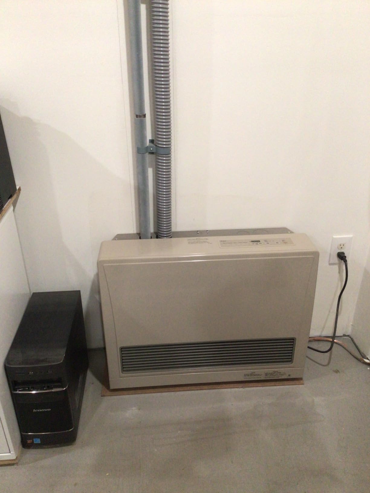 Rinnai EX22DTWN Direct Vent Wall Furnace, Indoor Natural Gas Heater, Energy Efficient Space Heater, 21,500 BTU, White customer photo 2