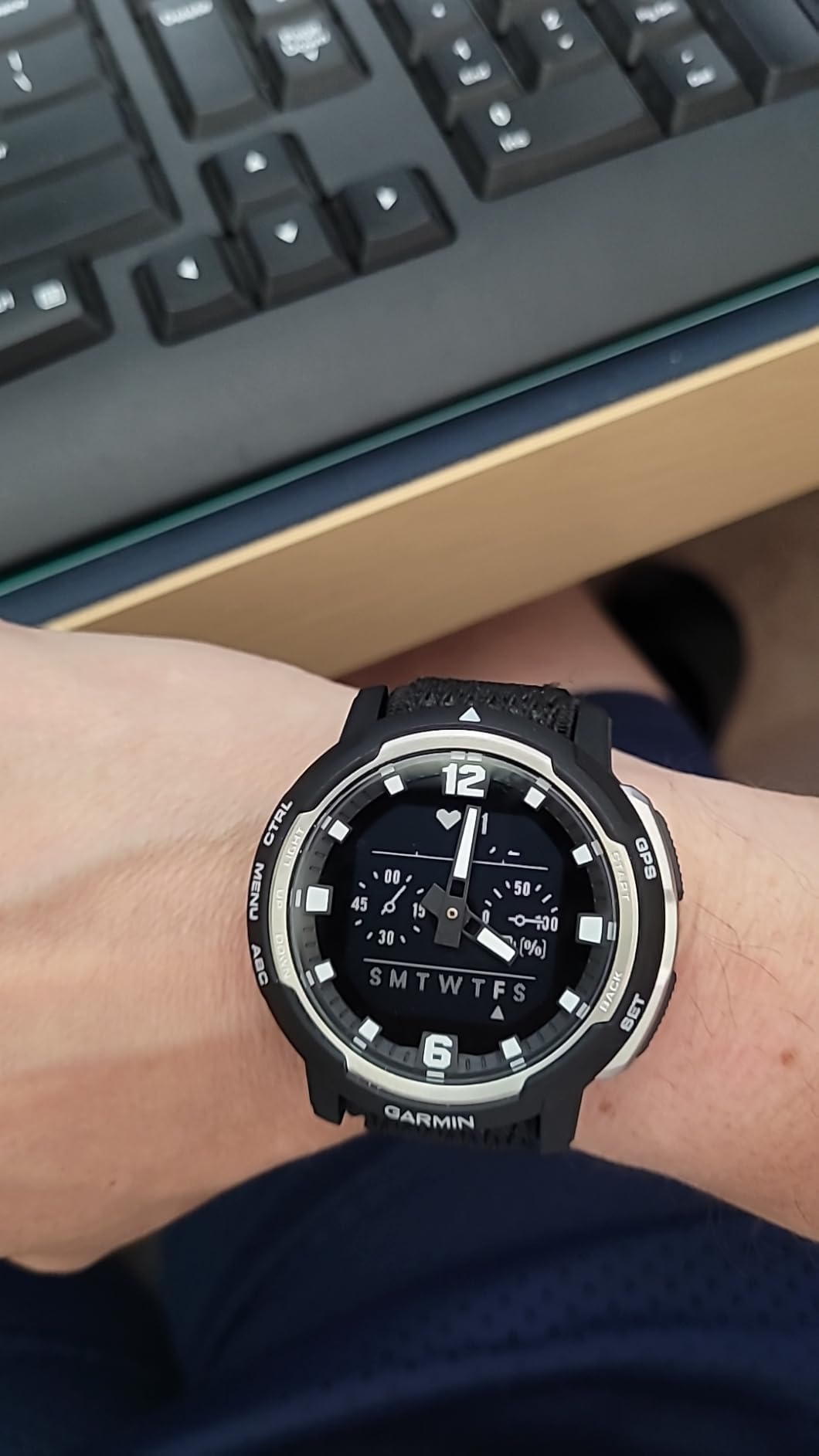 Garmin Instinct Crossover, Hybrid Smartwatch, 45mm, Black | Thermal & Shock Resistant, Long Battery Life, Accurate Analog Timekeeping, Built-In Sports Apps, Smart Notifications customer photo 2