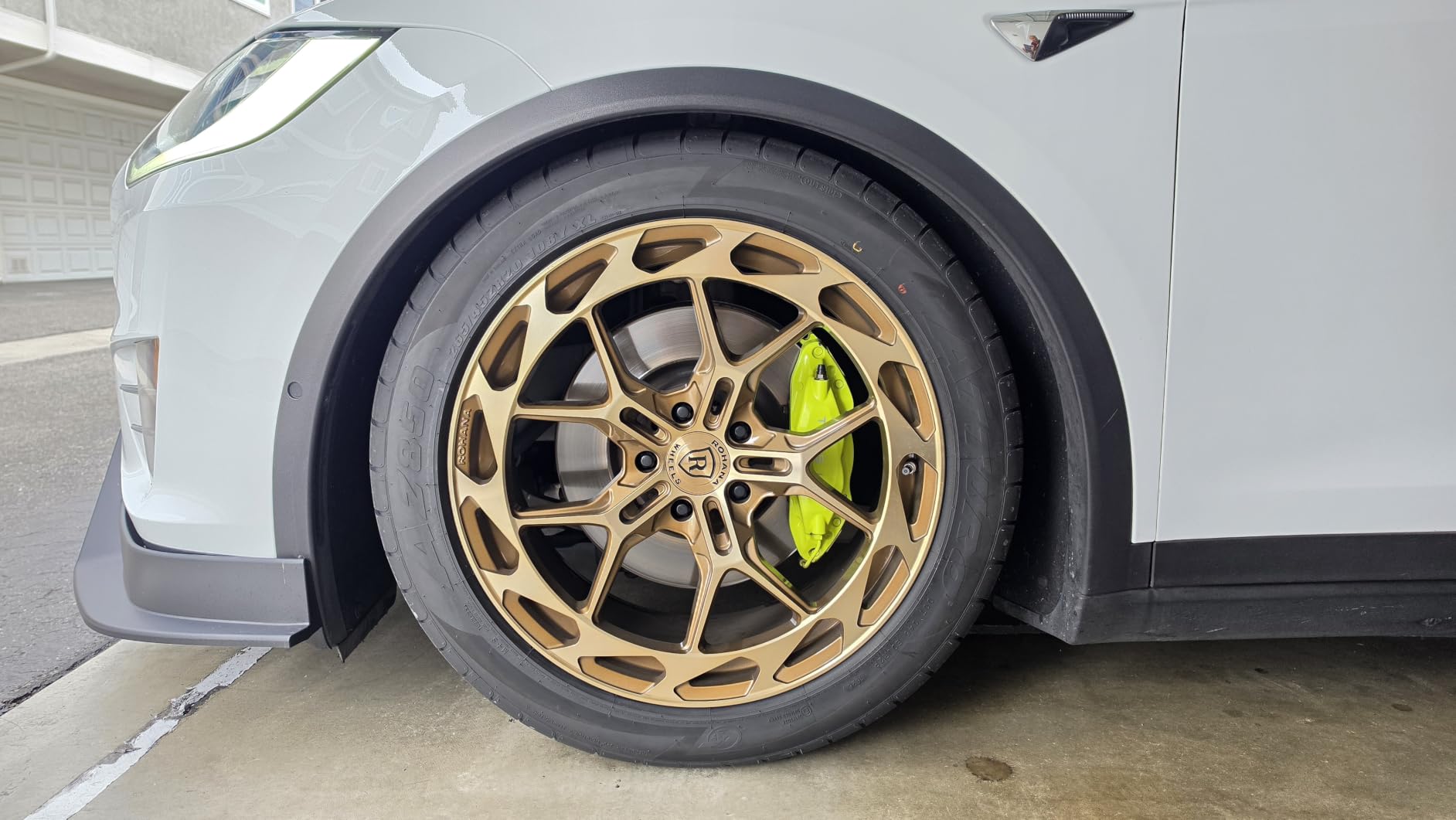 ATTURO AZ850 Ultra-High Performance Summer Tire, 315/35R20 110Y XL customer photo 2