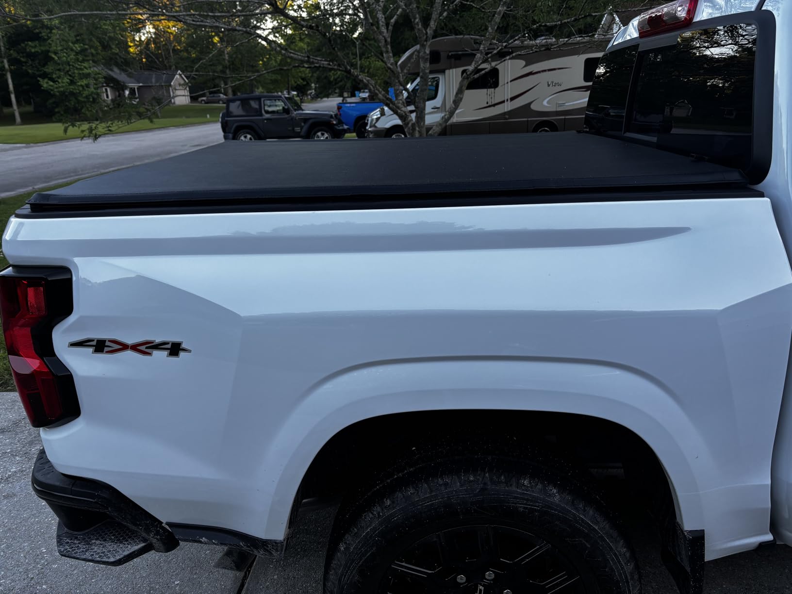 AUTOSAVER88 Soft Roll Up Tonneau Cover Compatible with 2015-2026 Colorado/Canyon 5.2ft | Soft Roll-up Truck Bed Tonneau Cover Compatible with GMC Canyon/Chevy Colorado 2015-2026 5.2 Feet Bed Pickup customer photo 2
