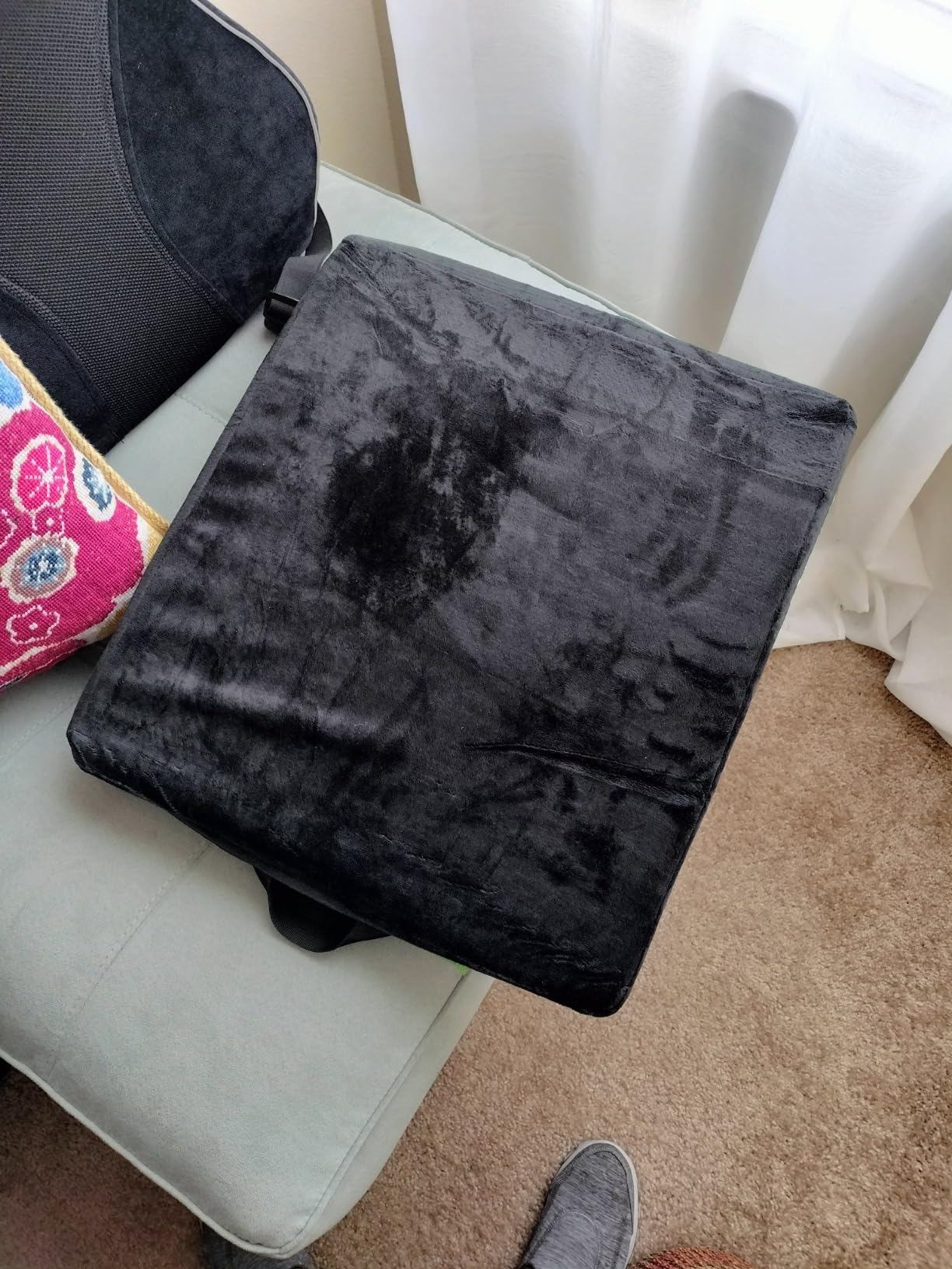 AUVON Ventilation Seat Cushion with Innovation Heat Dissipation Design, Wheelchair Cushion with Supportive Memory Foam, Waterproof & Anti-Slip Cover, Improve Lower Back & Tailbone Comfort customer photo 2