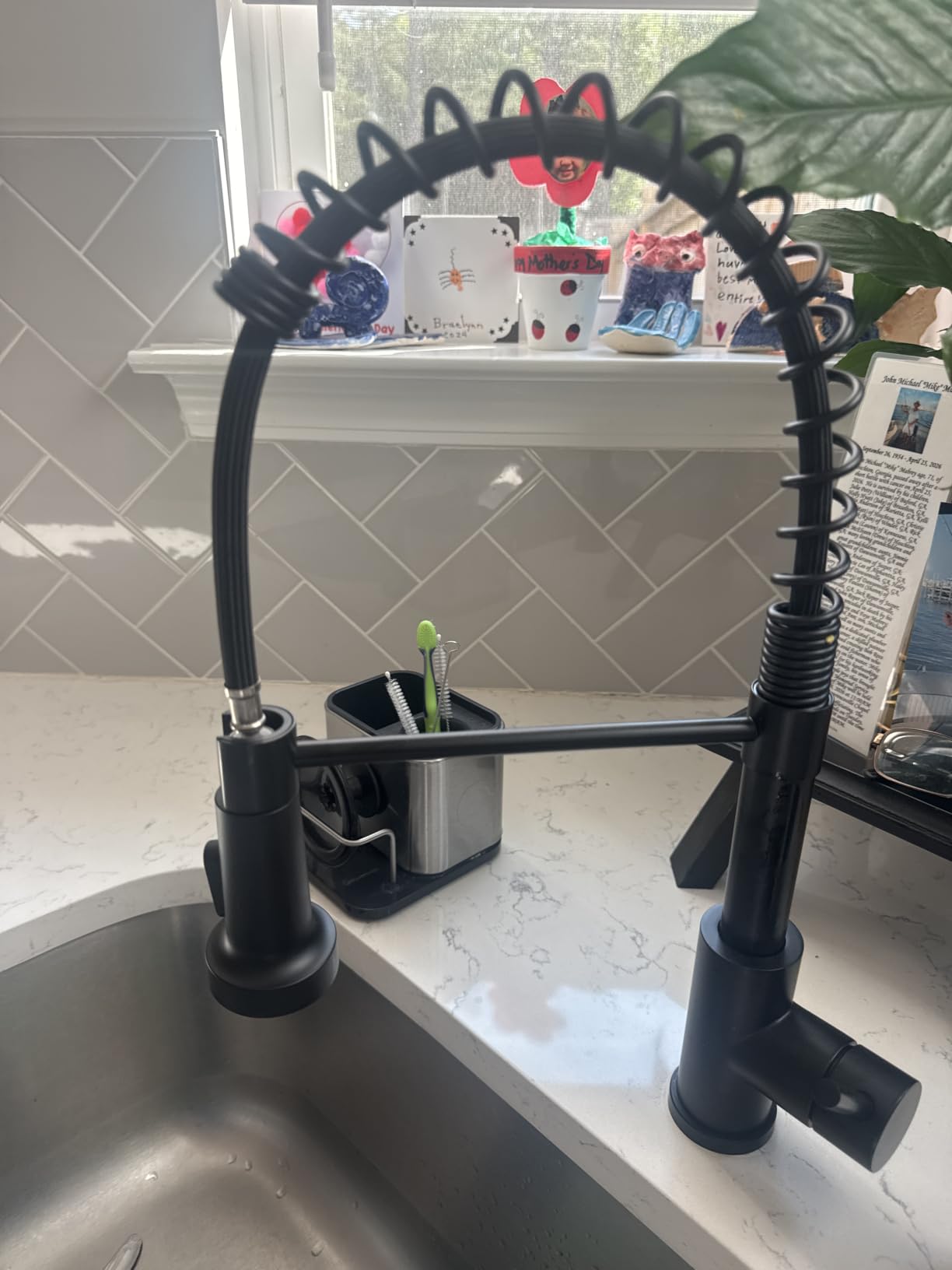 LUFEIDRA Touchless Kitchen Faucet with Pull Down Sprayer-Black Kitchen Faucet with Side Motion Sensor, Smart Hands-Free Spring Kitchen Sink Faucet for Modern Rv Outdoor Laundry Bar Sink, Matte Black customer photo 2