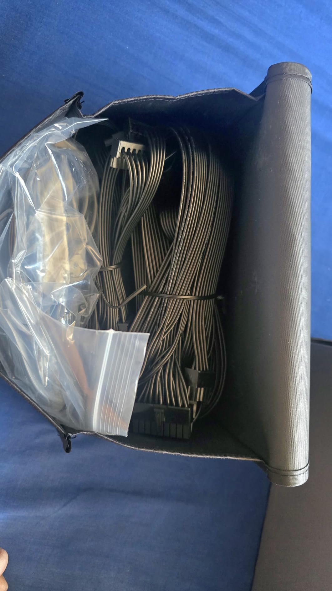 Thermaltake GF1 Fully Modular ATX 850W Power Supply - 80 Plus Gold - Ultra Quiet customer photo 1