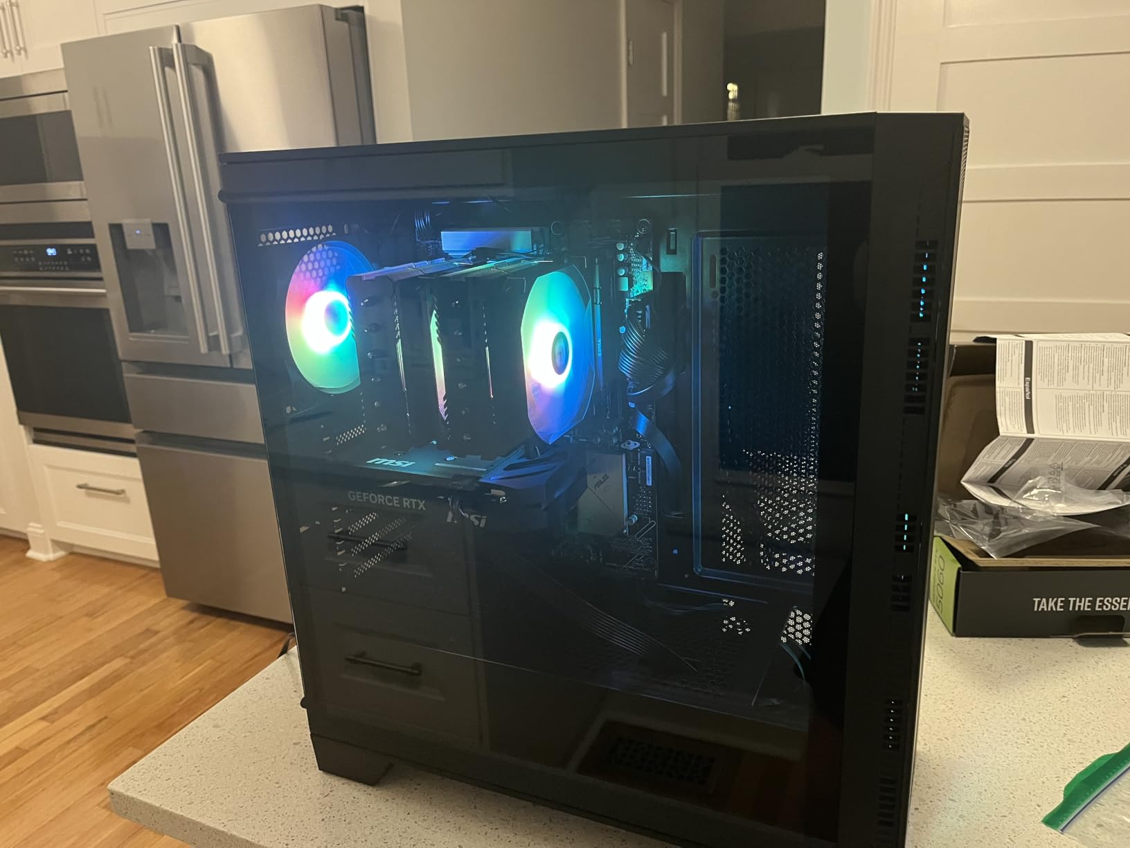 MSI MAG Forge 321R Airflow - Premium Mid-Tower Gaming PC Case - Tempered Glass Side Panel - ARGB 120mm Fans - Liquid Cooling Support up to 360mm Radiator customer photo 1