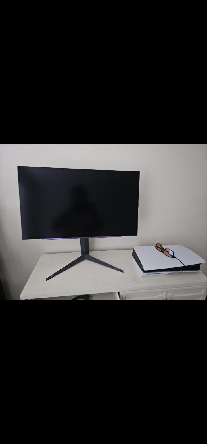 LG 27GS93QE 27-inch Ultragear OLED Gaming Monitor QHD 1440p 240Hz 0.03ms DisplayHDR True Black 400 customer photo 1