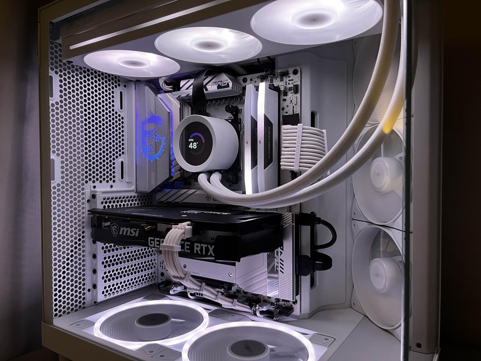 be quiet! Light Wings LX 140mm PWM Fan - Illuminated Hub - Frosted Fan Blades - Daisy Chain Option - Rifle Bearing customer photo 1