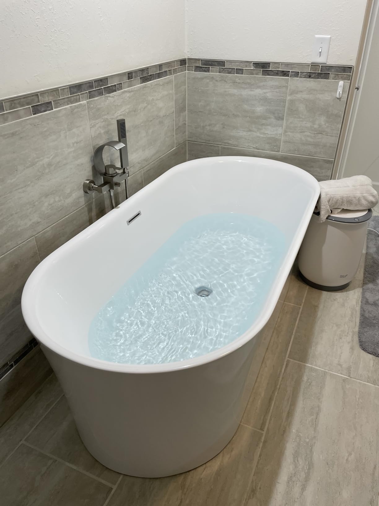 ANZZI Julia Series 67 In. White Freestanding Acrylic Air And Whirlpool | The Sleek Touch Sensitive Controls Are Seamlessly, Undersurface Touch Sensitive Controls, Luxurious Massage customer photo 2