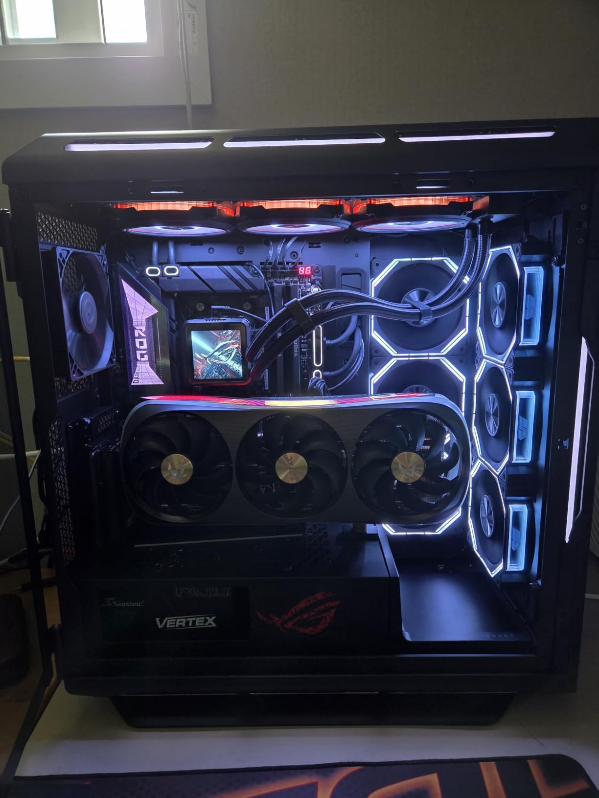 Corsair iCUE Link 5000T LX RGB Mid-Tower ATX PC Case - 3X Pre-Installed LX120 RGB Fans - Integrated Aurora RGB Light Strips customer photo 1