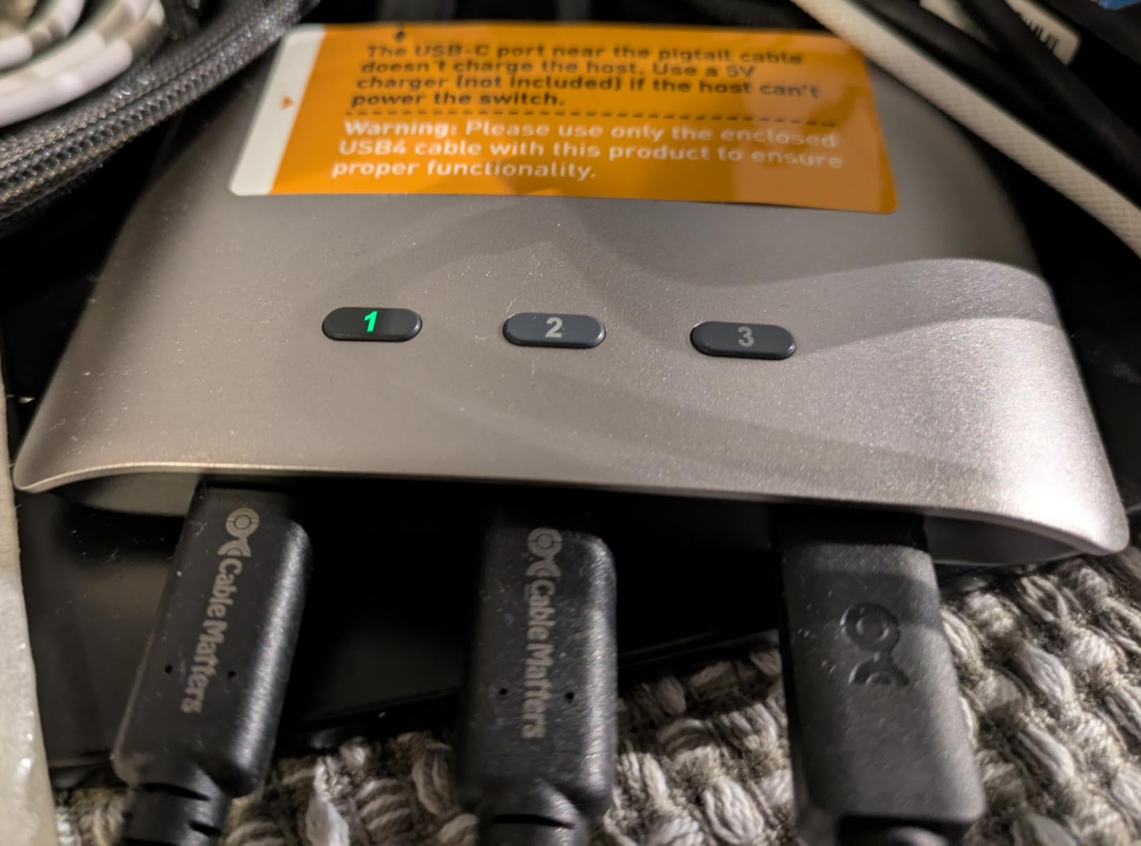Cable Matters 20Gbps USB C KVM Switch, 3-in-1-Out, 140W PD Charging | 8K@30Hz on Windows, 4K@60Hz on macOS, Shares USB-C/Thunderbolt 4 Monitor or Dock, Not for Captive Cable Docks/Adapters customer photo 1