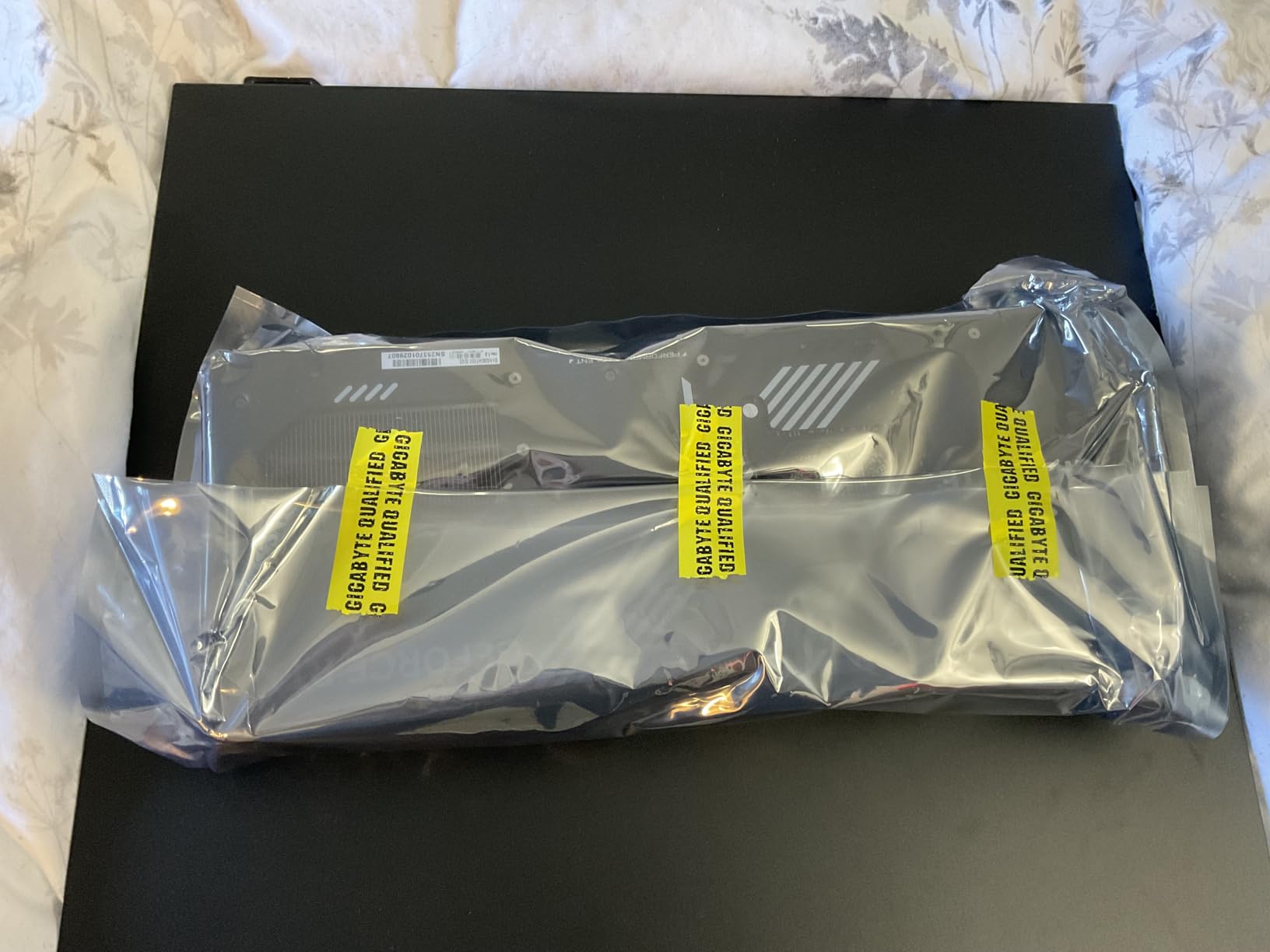 GeForce RTX 5090 WINDFORCE OC 32G Graphics Card, WINDFORCE Cooling System, 32GB 512-bit GDDR7, GV-N5090WF3OC-32GD Video Card customer photo 2