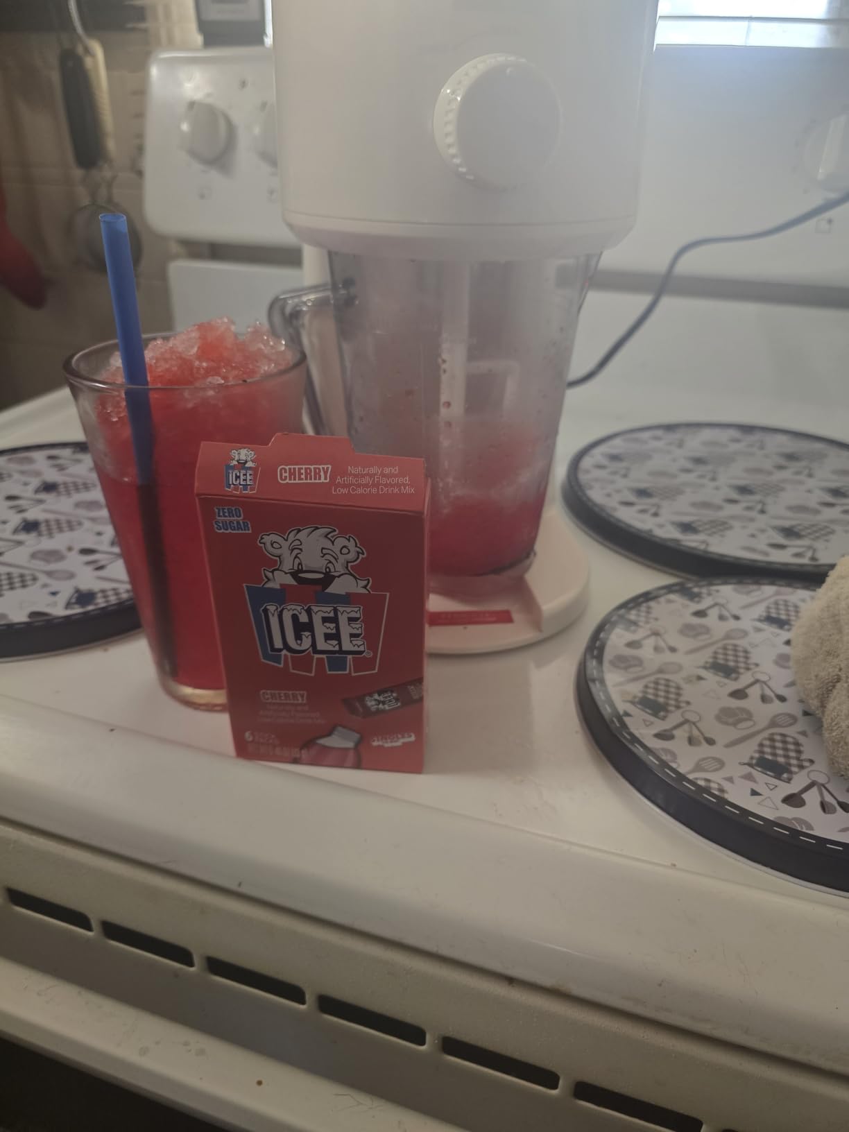Dash Deluxe Shaved Ice & Slushy Maker, Electric Ice Shaver, Aqua customer photo 1