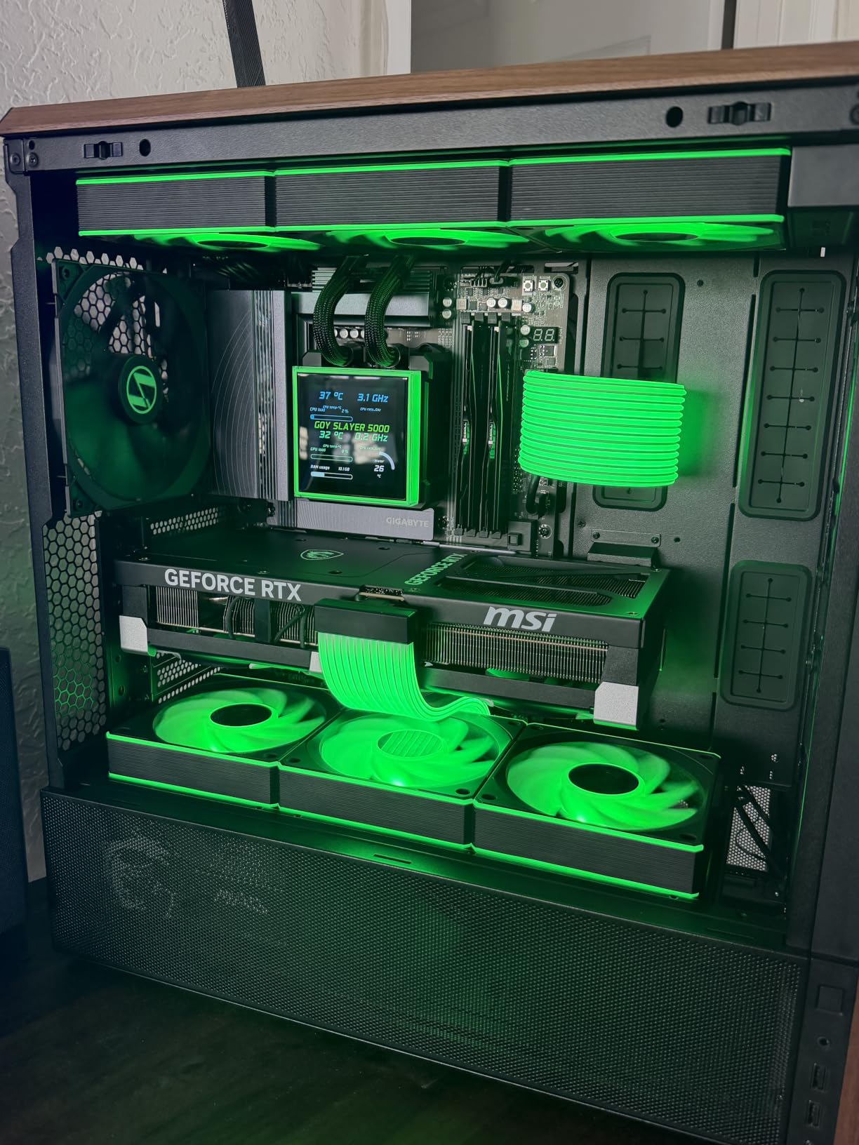 Lian Li LANCOOL 217 Genuine Walnut Wood Computer Case, Mid-Tower ATX PC Case with 5 Pre-Installed PWM Fans 2x170mm, 2x120mm & 1x140mm, Flexible PSU & Cable Installation - Black (LAN217X) customer photo 2