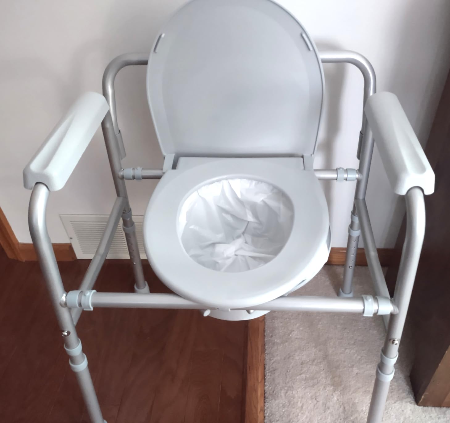 HOMLAND 3-in-1 Bedside Commode Toilet with Sturdy Dual-Crossbar, 350lb | Height Adjustable, Portable Toilet with 7.5Qt Potty Bucket, Tool-Free Assembly, Stable Potty Chair for Adults and Seniors customer photo 2