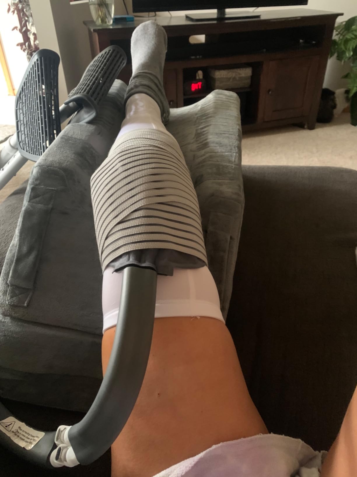 Cold Therapy Machine with Extra Large Knee/Hip Pad, Pain Relief for Post-Surgery Recovery, Programmable Ice Therapy Machine, Continuous Cryotherapy Cold Pack customer photo 2