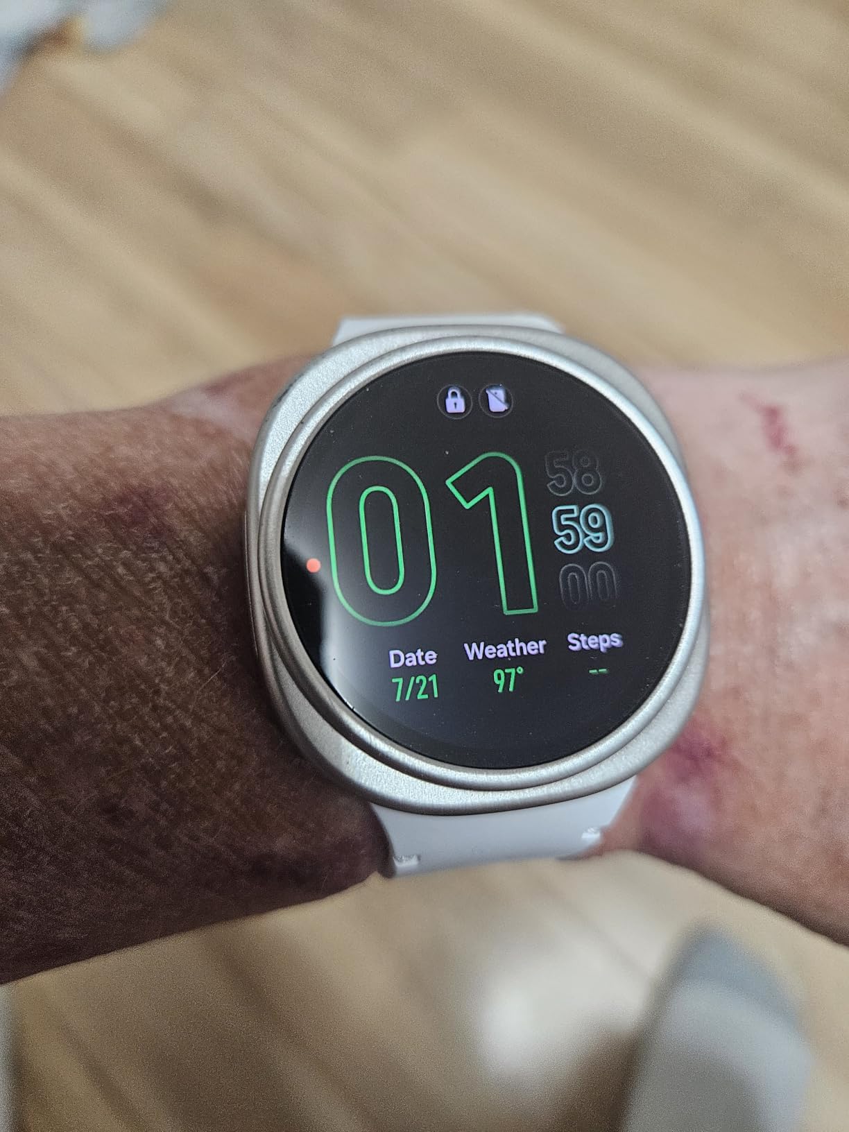Galaxy Watch 8 (2025), Silver, 40mm, Bluetooth Smartwatch | Cushion Design, GPS Fitness Tracker, Sleep and Running Coach, Energy Score, Heart Rate Tracking [US Version, 2 Yr Warranty] customer photo 2