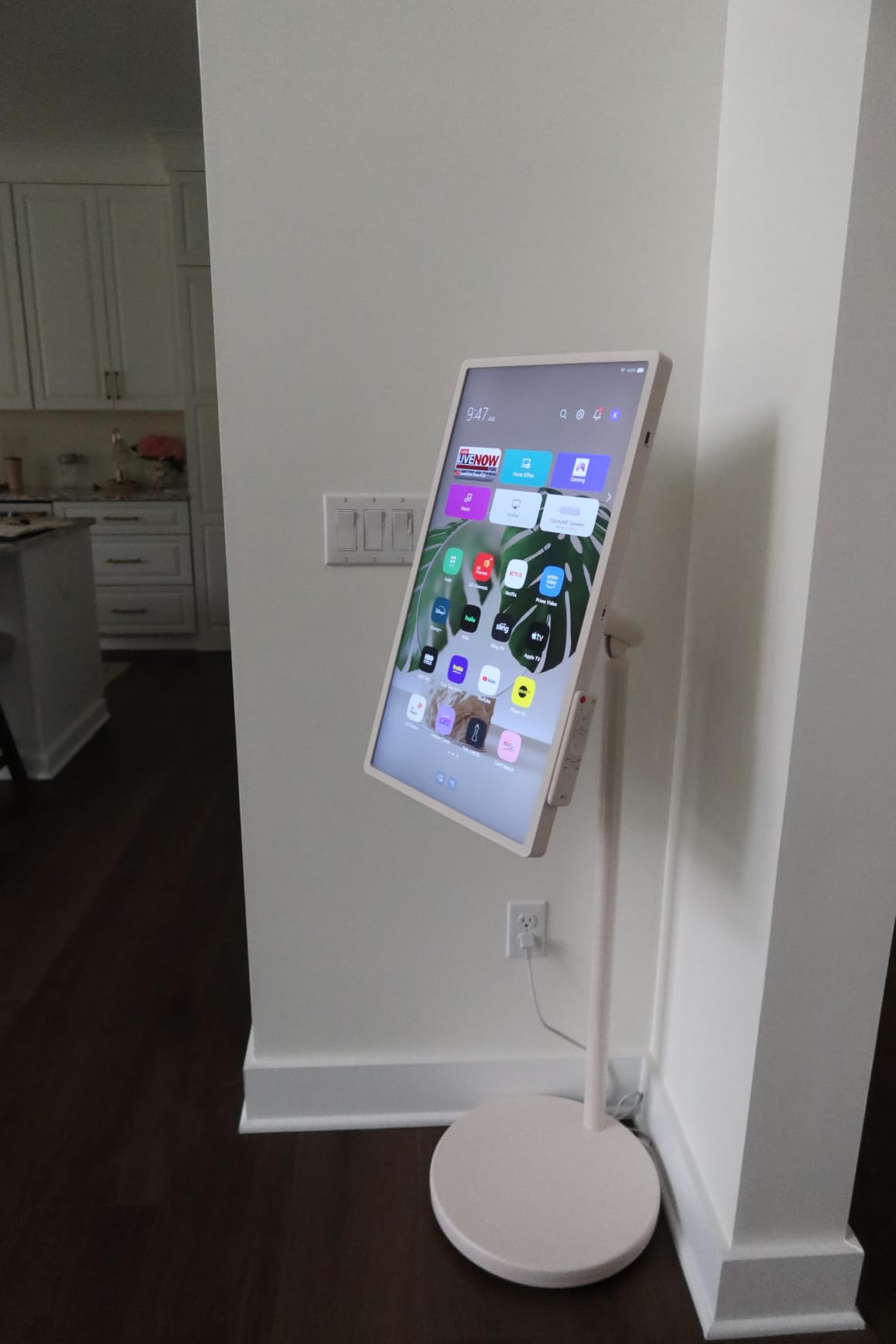 LG 27-Inch StanbyME 2 with Folio Cover, Portable Touch Screen TV, Dolby Vision, HDR10, Filmmaker Mode, Built-in Battery, Full Swivel Rotation (27LX6TYGA, 2025) customer photo 2