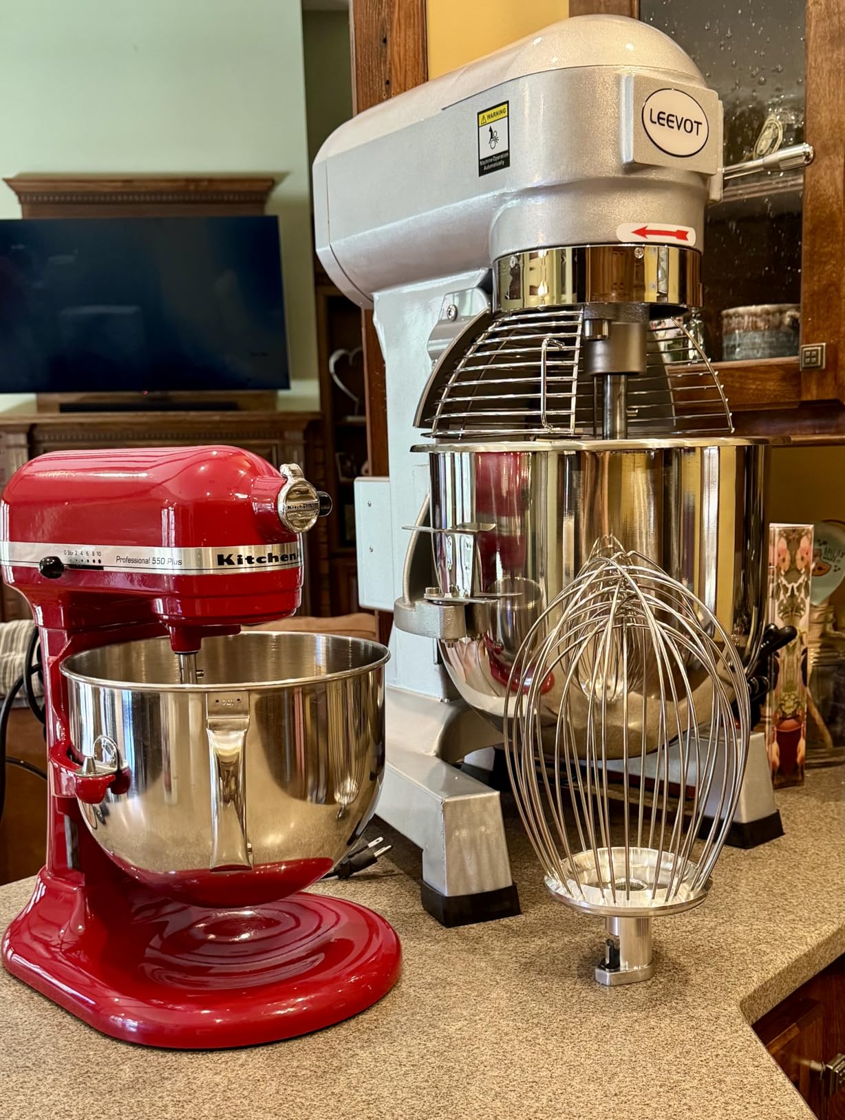 Commercial Food Mixer 30Qt,1250W Commercial mixer 3-Speed Adjustable with Timing Function,Industrial Dough Mixer with Stainless Steel Bowl for Bakery Pizzeria (Upgrade) customer photo 1