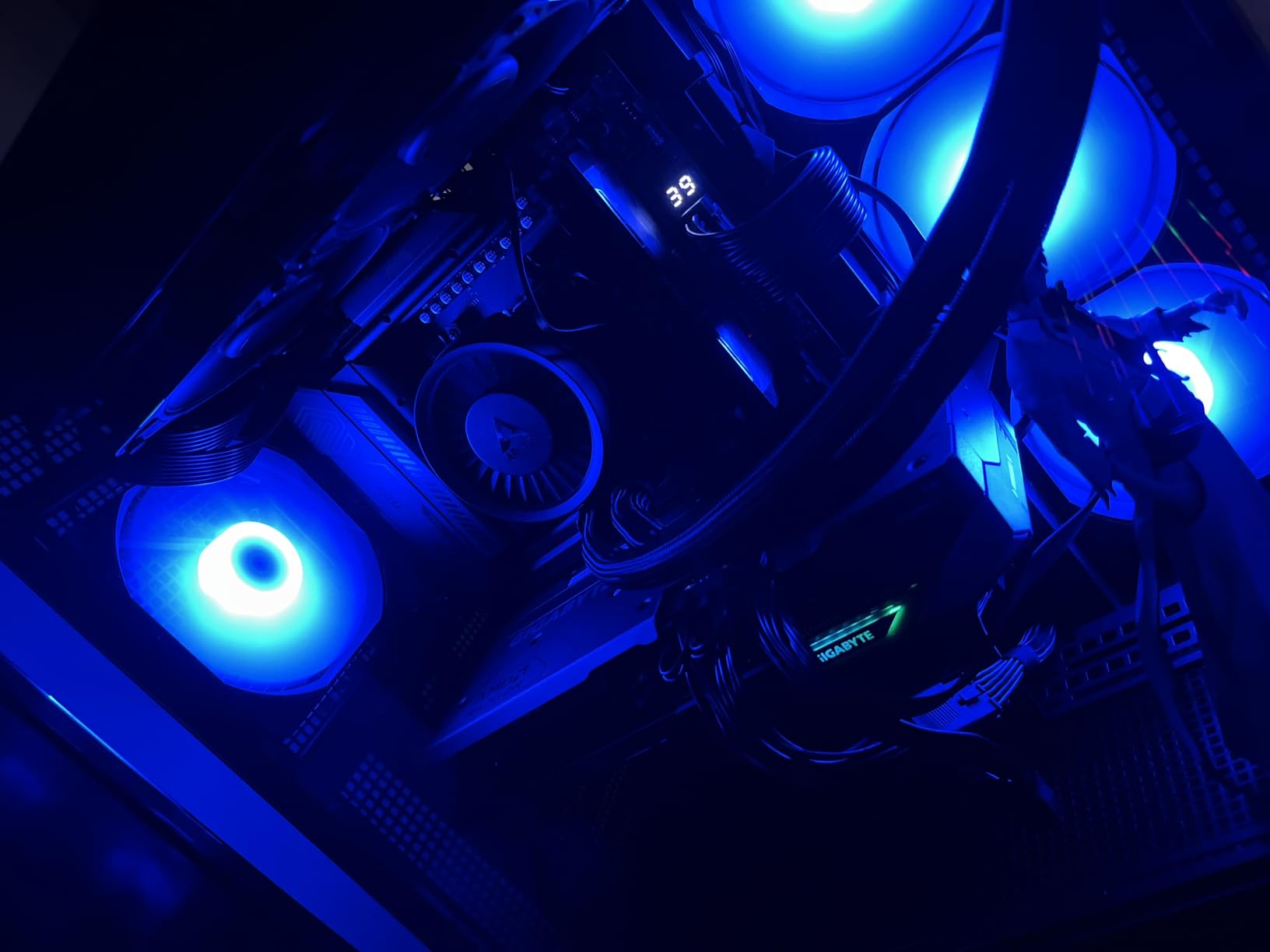 Crucial Pro DDR5 RAM 32GB Kit (2x16GB), 6400MHz CL32, Overclocking Desktop Gaming Memory, Intel XMP 3.0 & AMD Expo Compatible, Black - CP2K16G64C32U5B customer photo 1
