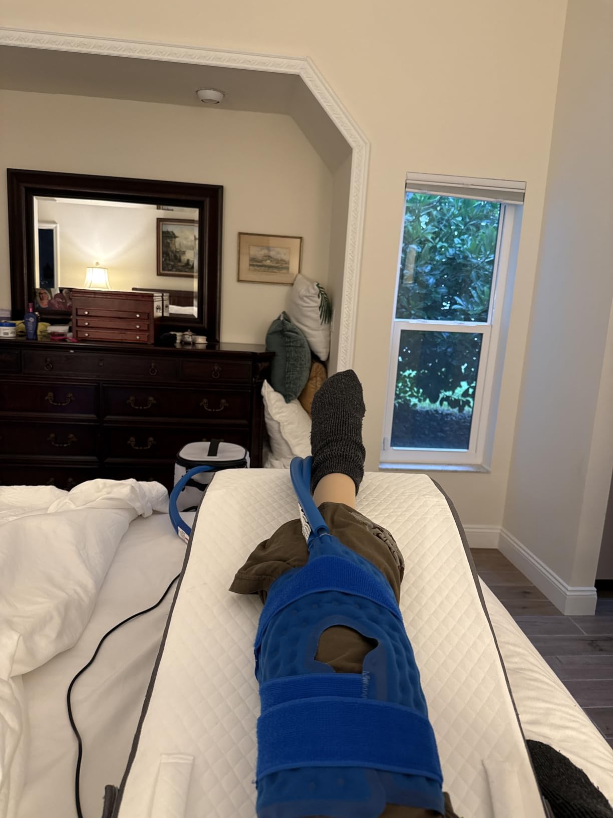 ONLYCARE Cold Therapy Machine, Ice Machine for Knee After Surgery | Portable Ice Therapy Machine with Quiet Pump, Large Cold Pad for Ankle, Arm Joints, Sports Injuries, Cryotherapy Pain Relief customer photo 1