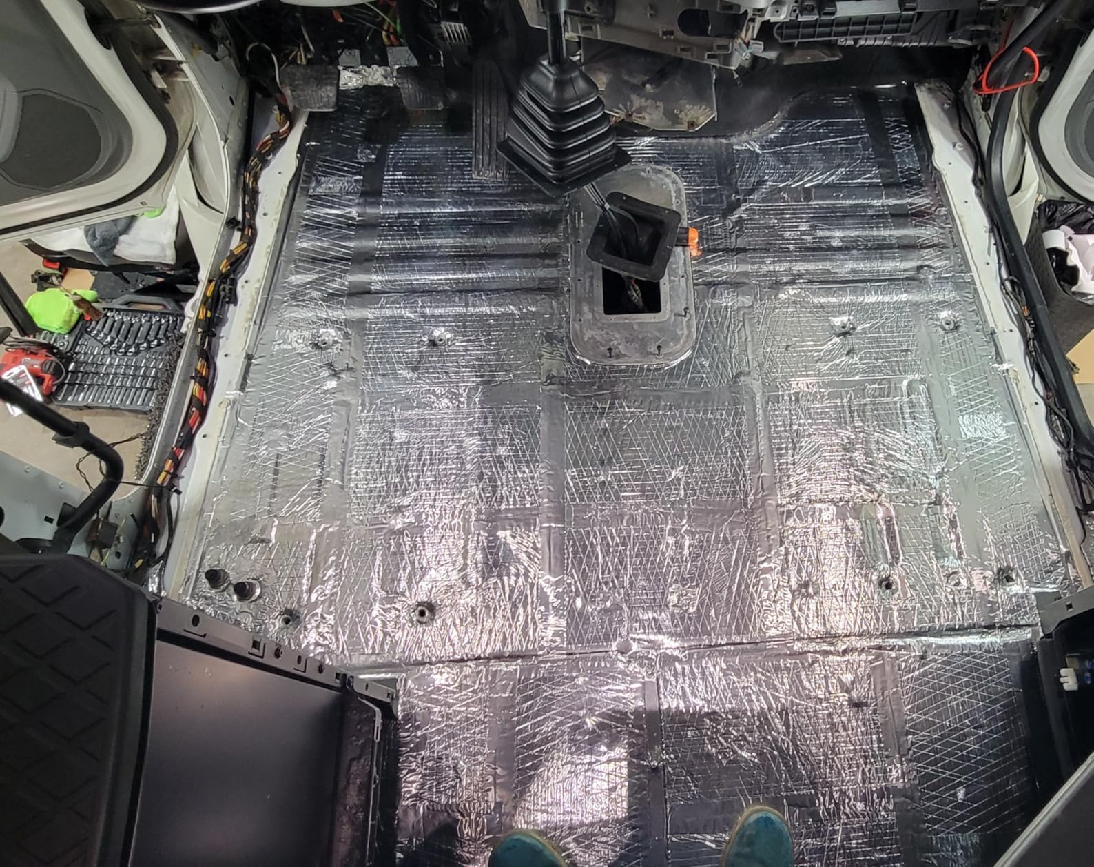 Sound Deading Material for Cars, 197 mil(5mm) 31 sqft Sound Deadening | Aluminum Foil Foam Automotive Soundproofing Material, Noise Insulation Material 28 Pcs customer photo 2