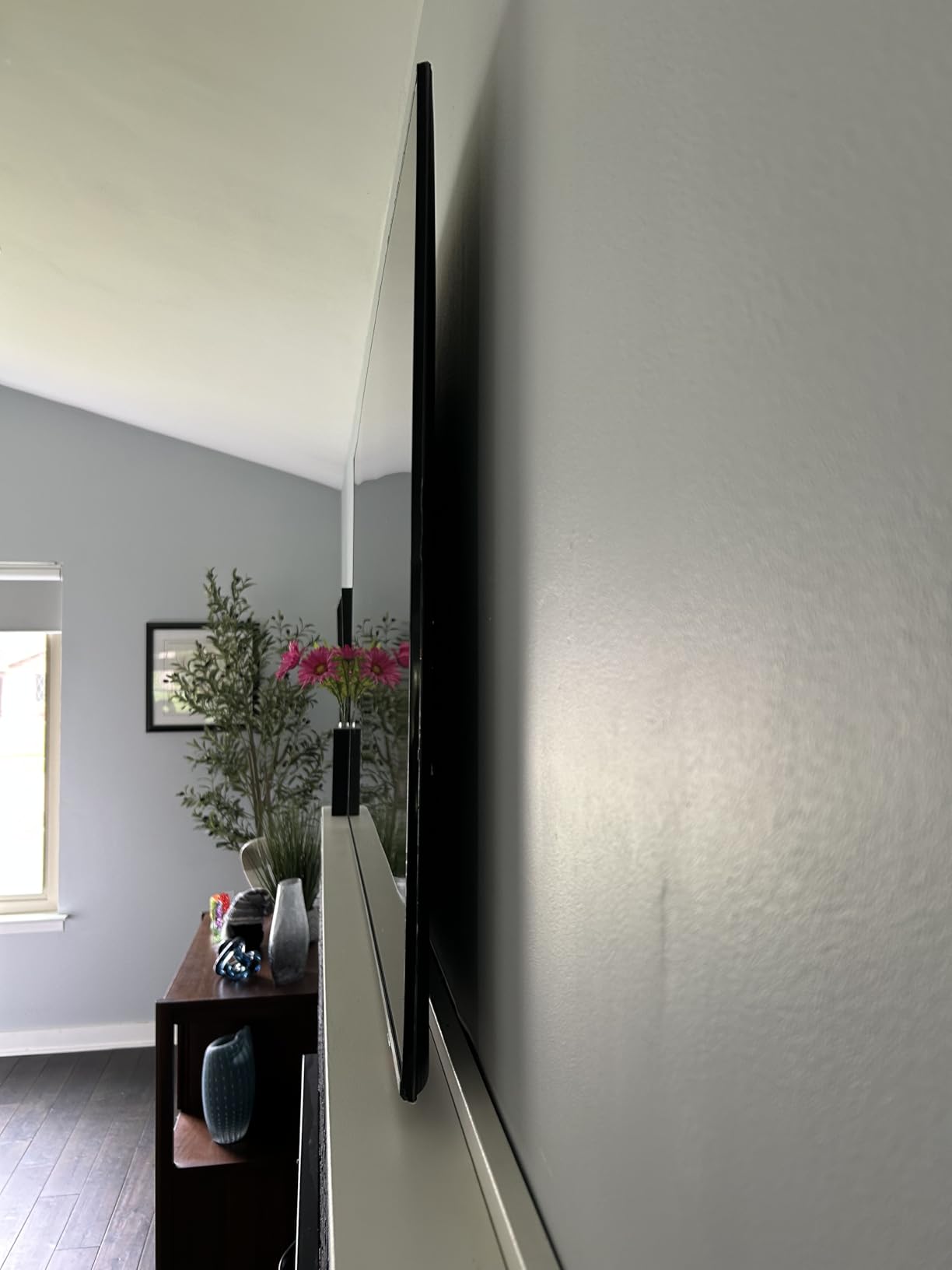 Samsung 55-Inch Class QN70H Series, Neo QLED Mini LED, 4K, Smart TV, 2026 | Samsung Vision AI, Quantum Mini LED, 100% Color Volume with Quantum Dot, NQ4 AI Processor, 4K Upscaling, Alexa Built-in customer photo 2