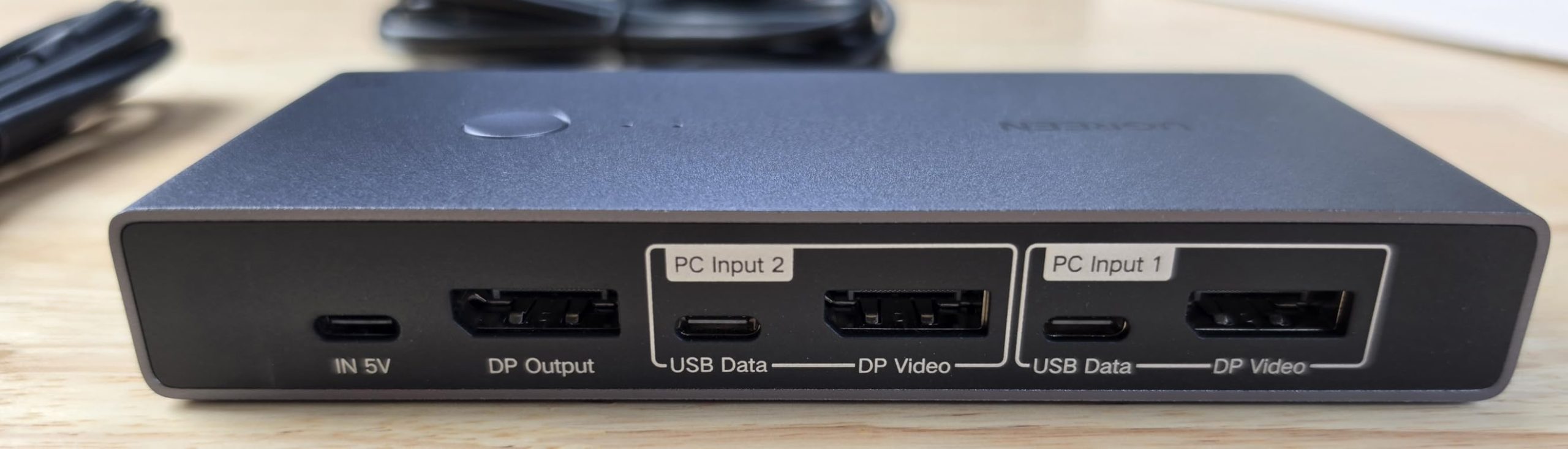 UGREEN 8K@60Hz Displayport KVM Switch 1 Monitors 2 Computers with 4 USB 3.0 Ports Aluminum Support 4K@240Hz Share One Monitor Keyboard Mouse U-Disk Printer with 2 USB Cables customer photo 2