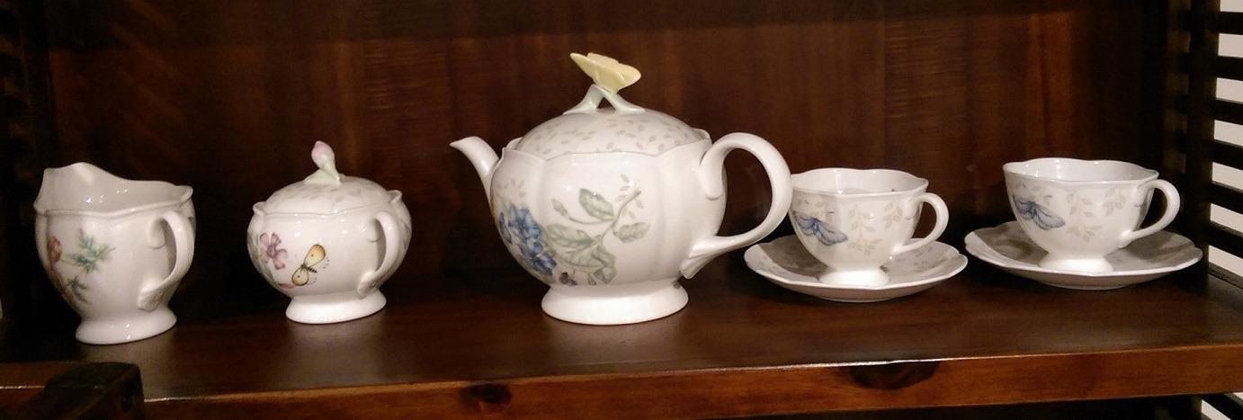 Lenox Butterfly Meadow 8-Piece Tea Set, Service for 2, White customer photo 2