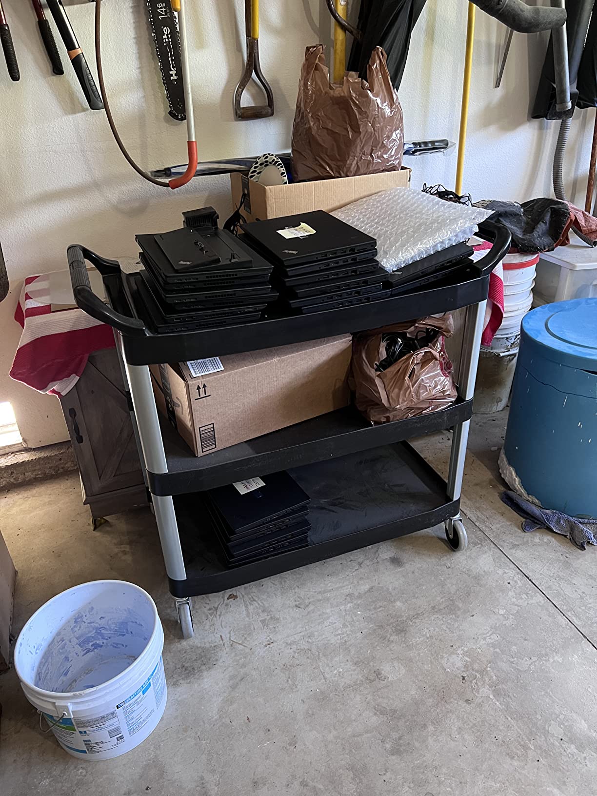 Rubbermaid Commercial Products Heavy Duty 3-Shelf Rolling Service/Utility/Push Cart, 300 lbs. Capacity, Black, for Restaurant/Cleaning/Office use (FG409100BLA) customer photo 2