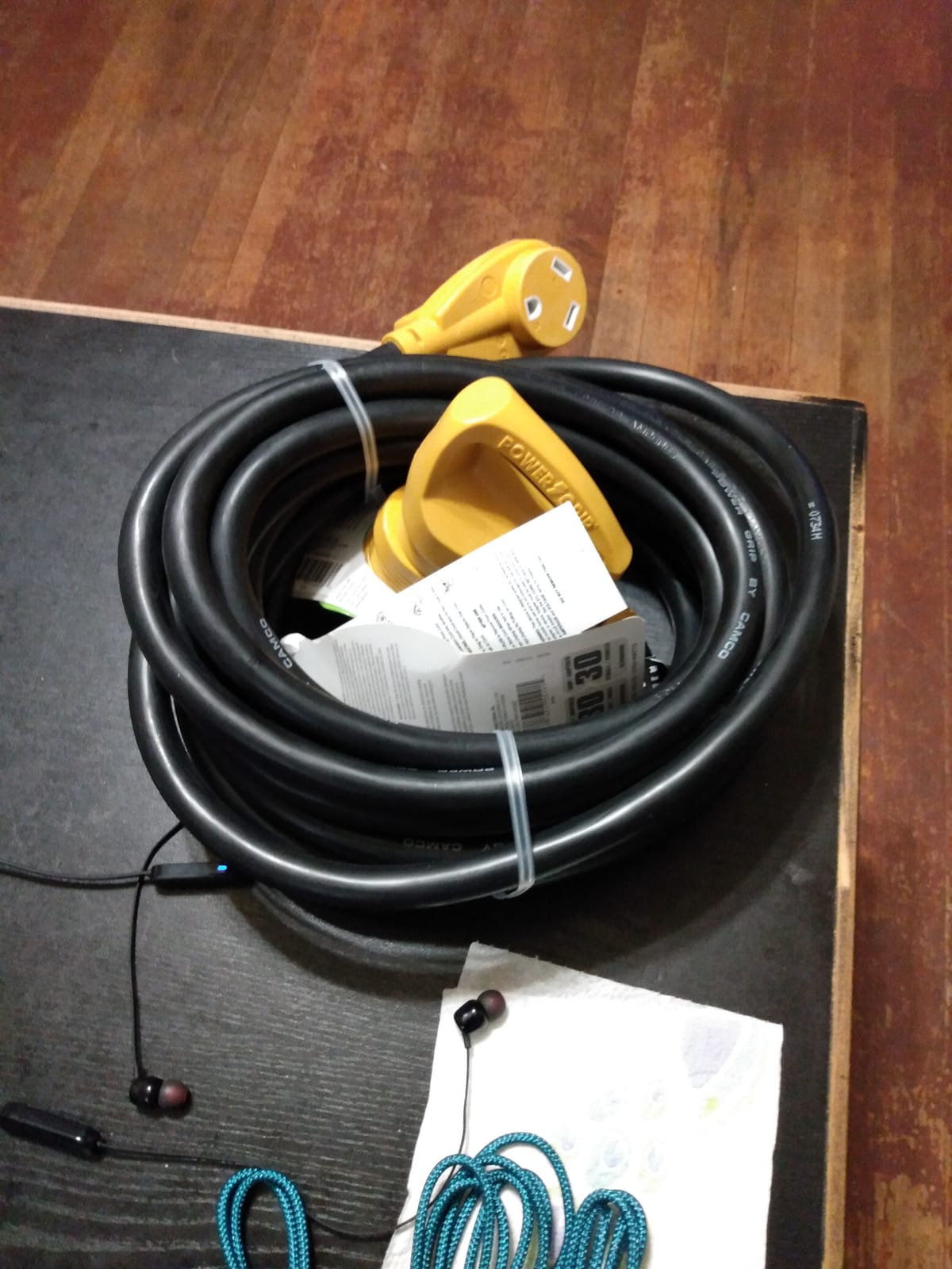 Camco Power Grip 25-Ft 30 Amp Camper RV Extension Cord - Male to Female (NEMA TT-30P to TT-30R) - Rated for 125V/3750W - Features Heavy Duty 10-Gauge Copper Wire and Weather Resistant PVC (55191) customer photo 2