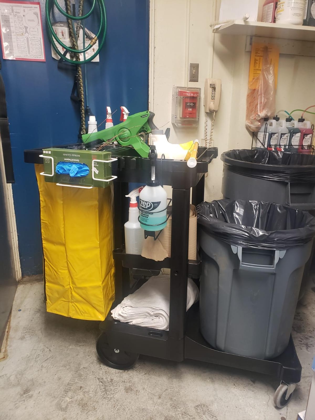 Rubbermaid Commercial Traditional Janitorial 3-Shelf Cleaning Cart, Wheeled with Zippered Yellow Vinyl Bag, for Business/School/Office/Janatorial Cleaning customer photo 2
