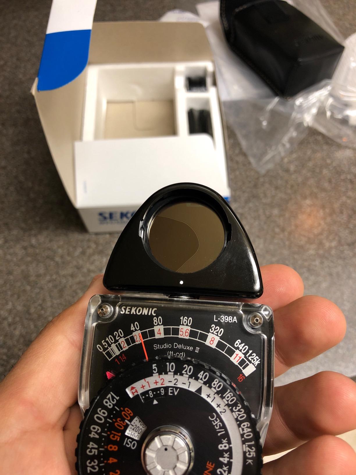 Sekonic L-398A Studio Deluxe III Analog Light Meter, Battery-Free Incident & Reflected Ambient Meter with Amorphous Photocell, Swivel Head customer photo 1