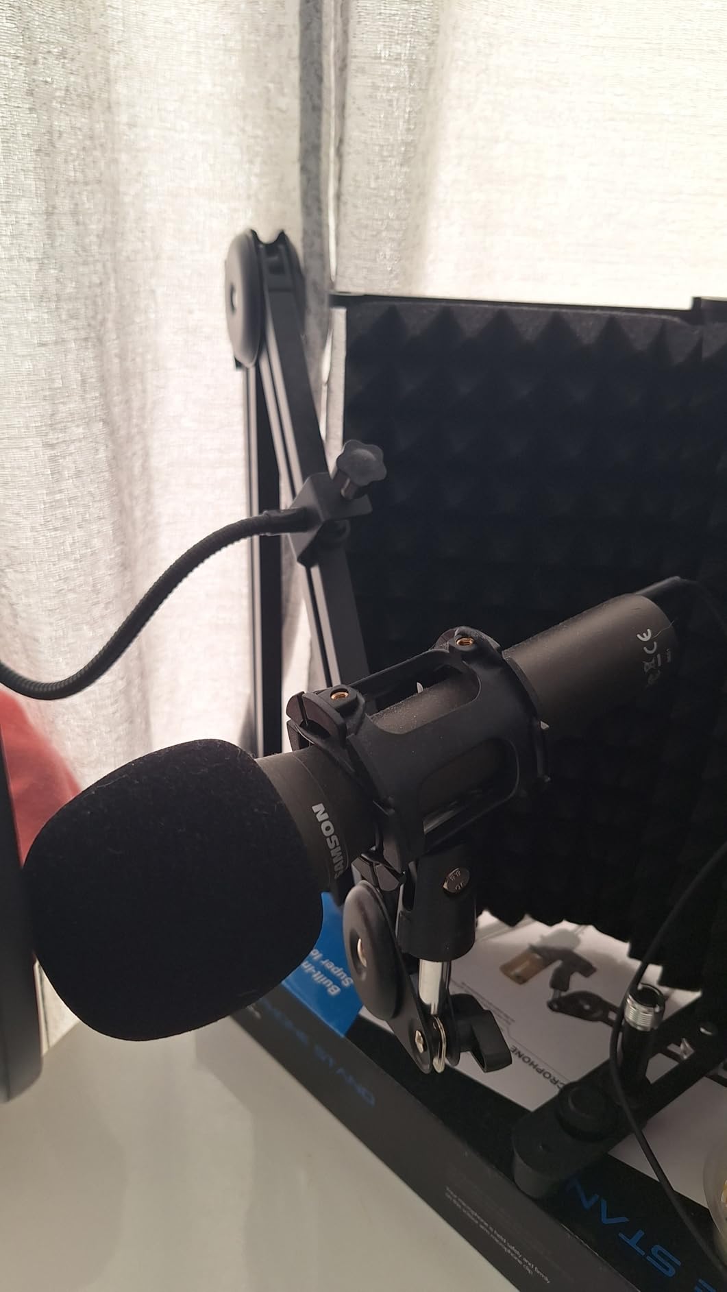 Samson Q2U USB/XLR Dynamic Microphone Recording and Podcasting Pack customer photo 1