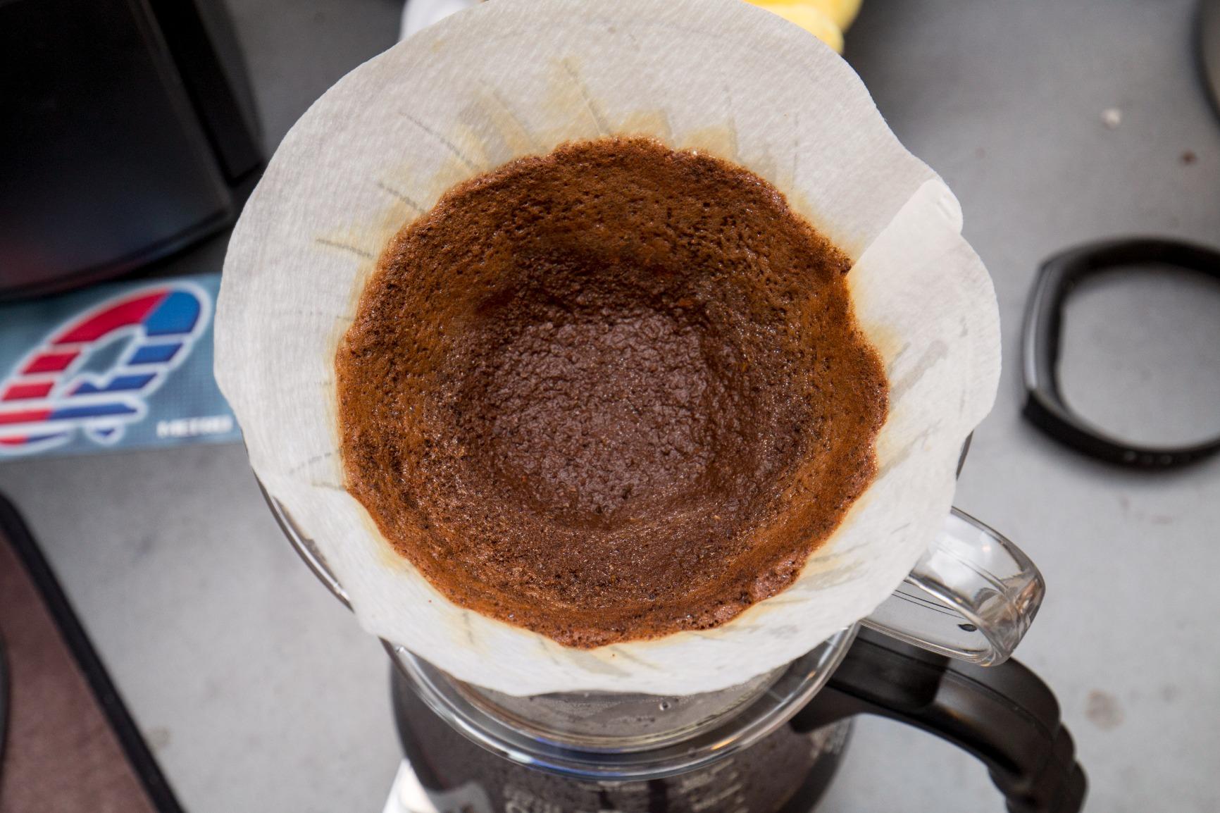 HARIO V60 Pour Over Coffee Starter Set, Size 02, Red customer photo 2